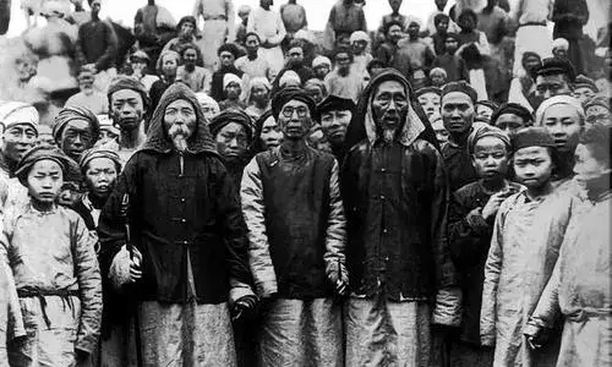 成都故事之《袍哥》 袍哥,是指四川的哥老会成员,被大家称为袍哥,这个