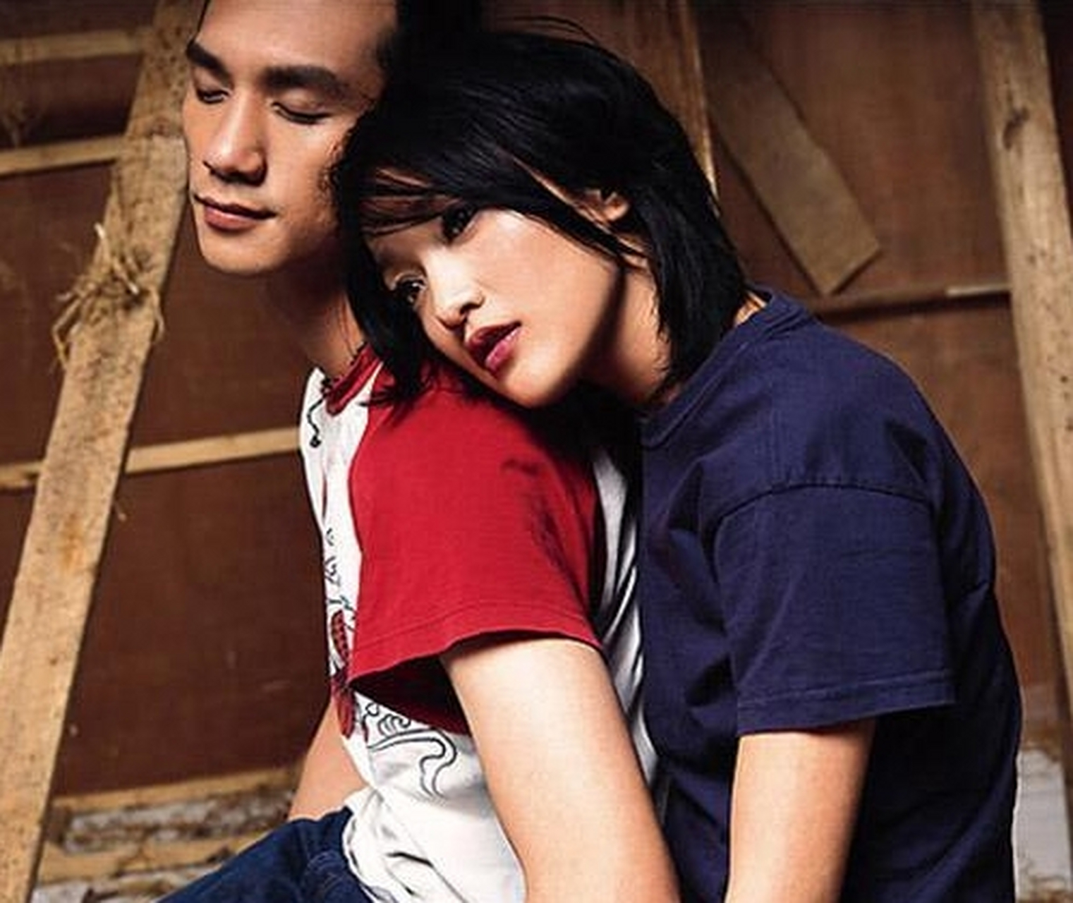 "  1993年,周迅和黄觉相识,当时她觉得这个人