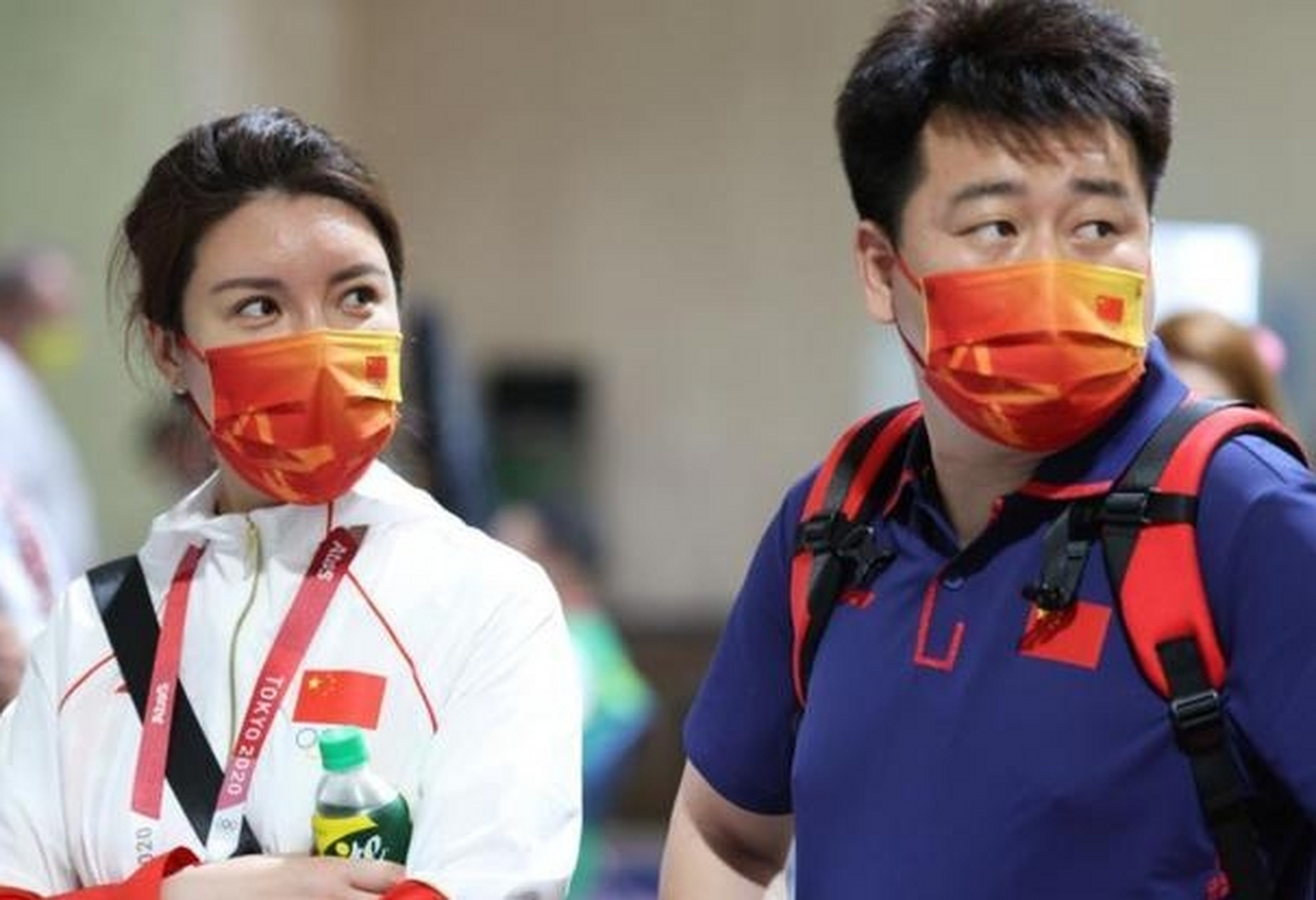 200年北京奥运会上,26岁的杜丽夺冠后对师弟庞伟说:"你向我求婚吧,我