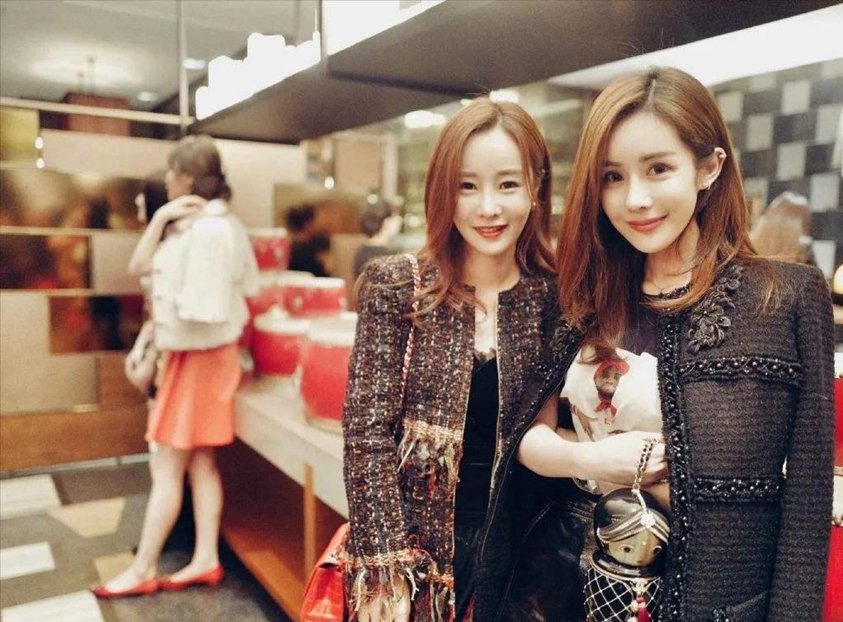 "当年,一位叫做韦雪的女网红,和秦奋恋爱并怀孕,分手时以打胎之名索要