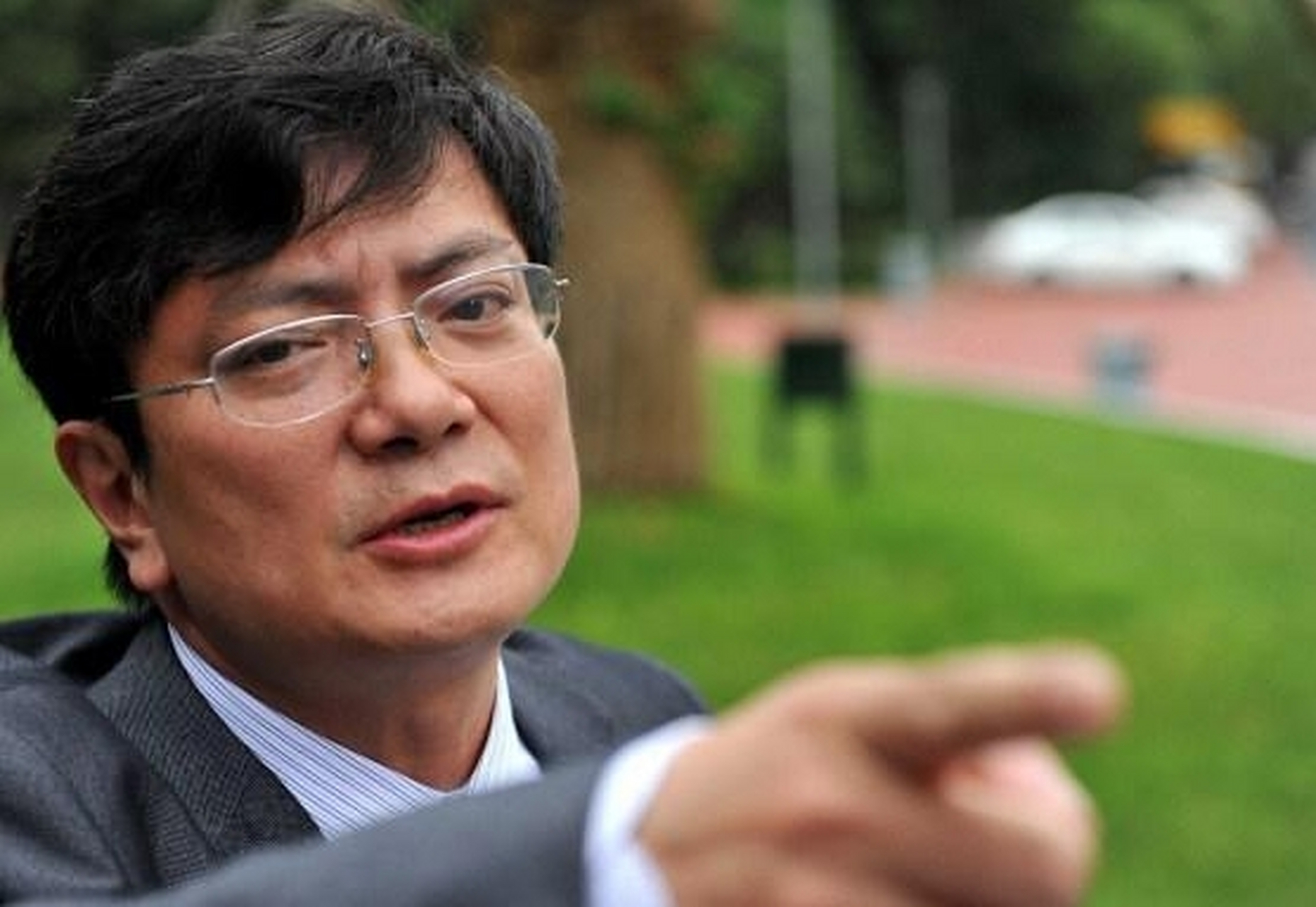 "郑强滚出贵大.