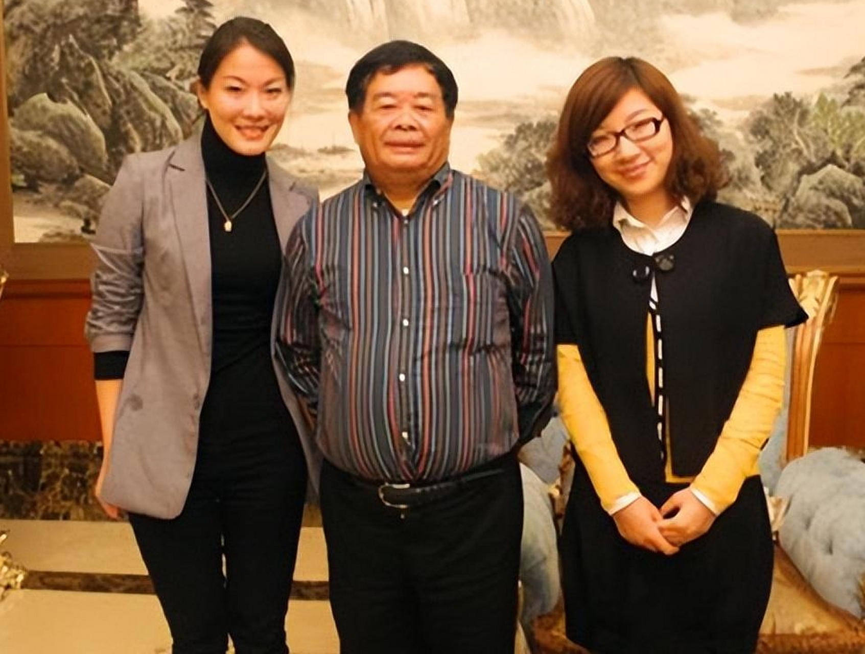 当年,曹德旺的女儿曹艳萍带男友叶舒回家见父母时,曹德旺一看这小伙子