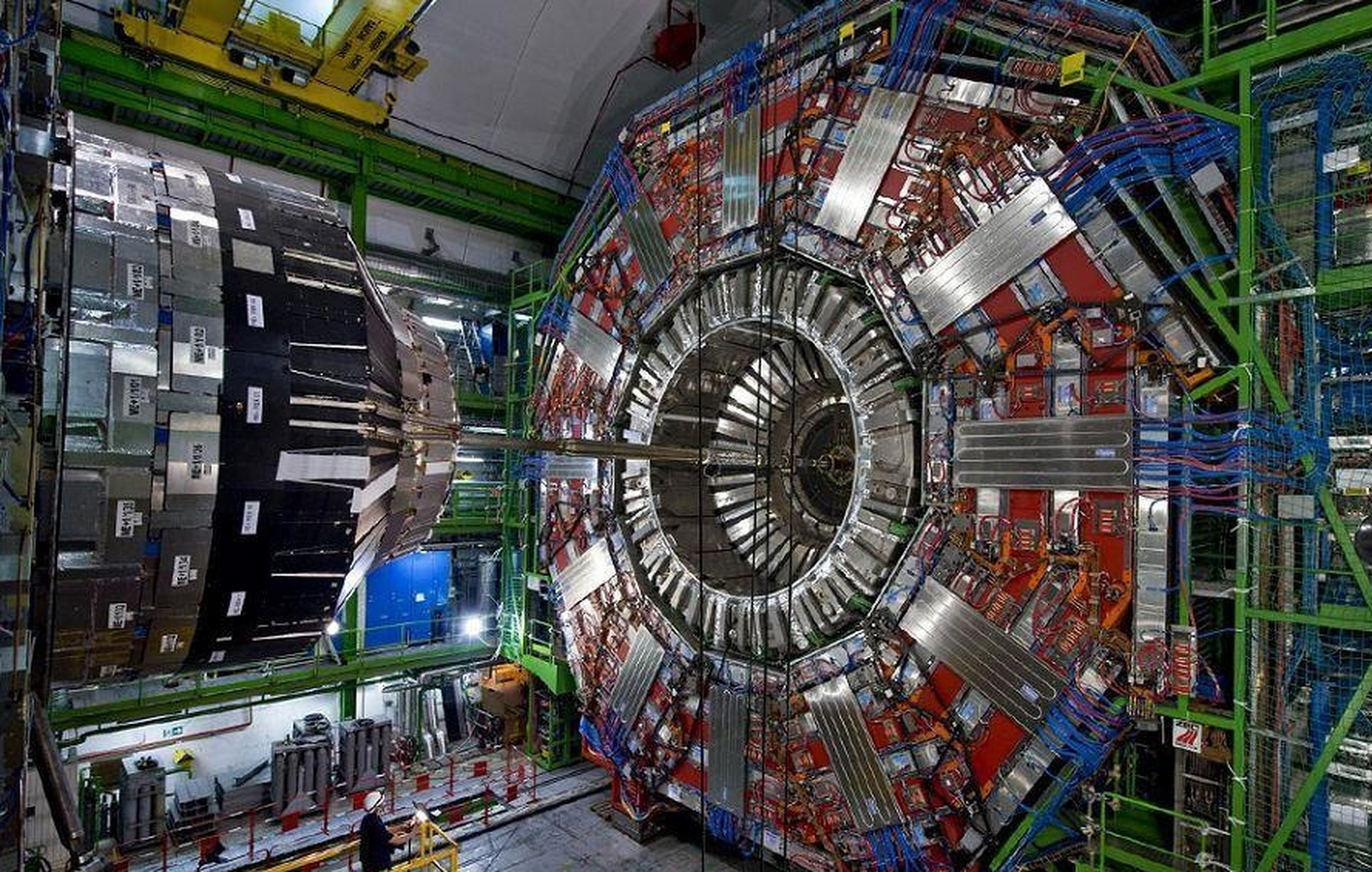 那么他为何极力反对中国建造大型对撞机呢?