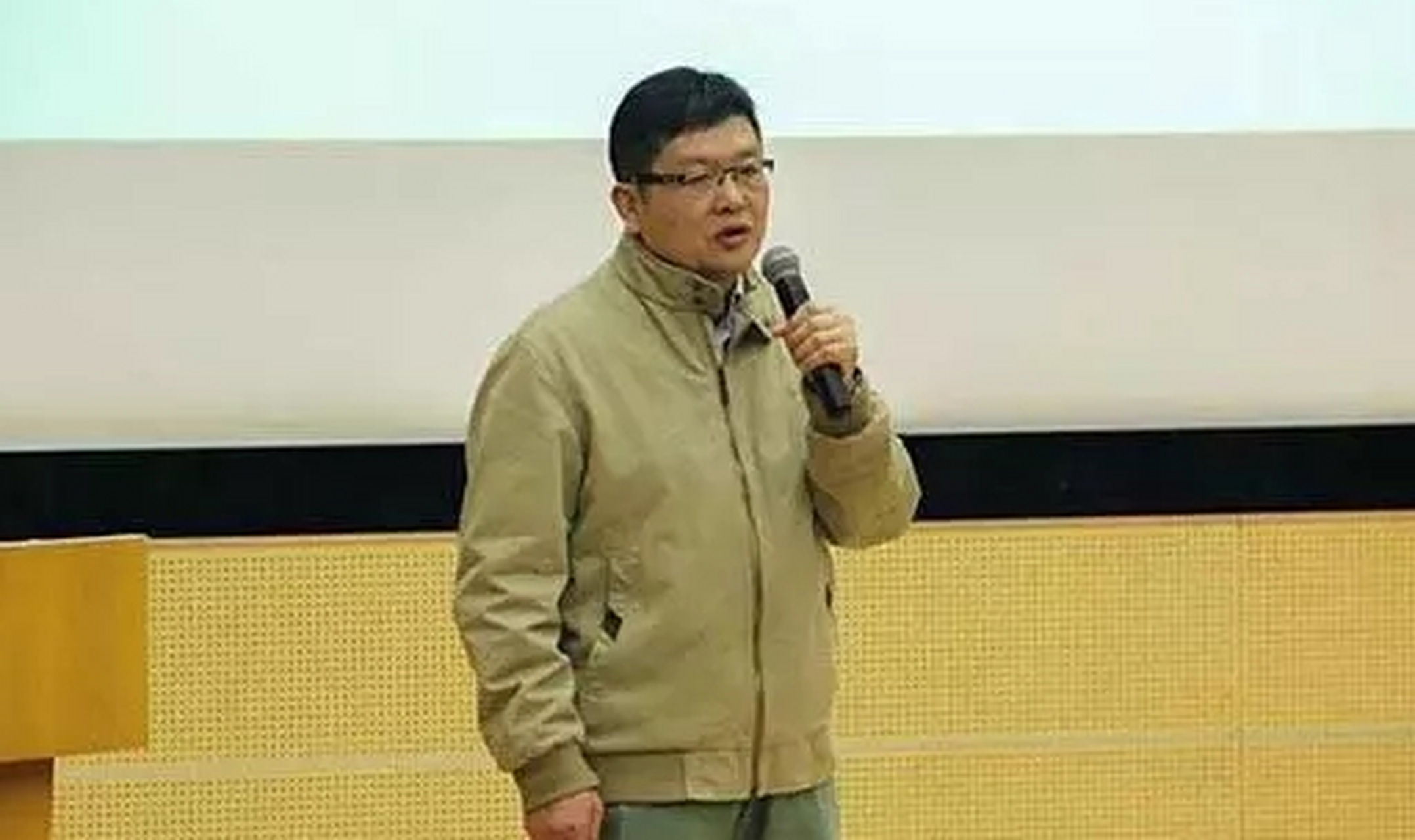 上海复旦大学著名历史教授冯伟,打着学术的旗号造谣遮蔽历史常识,扬言