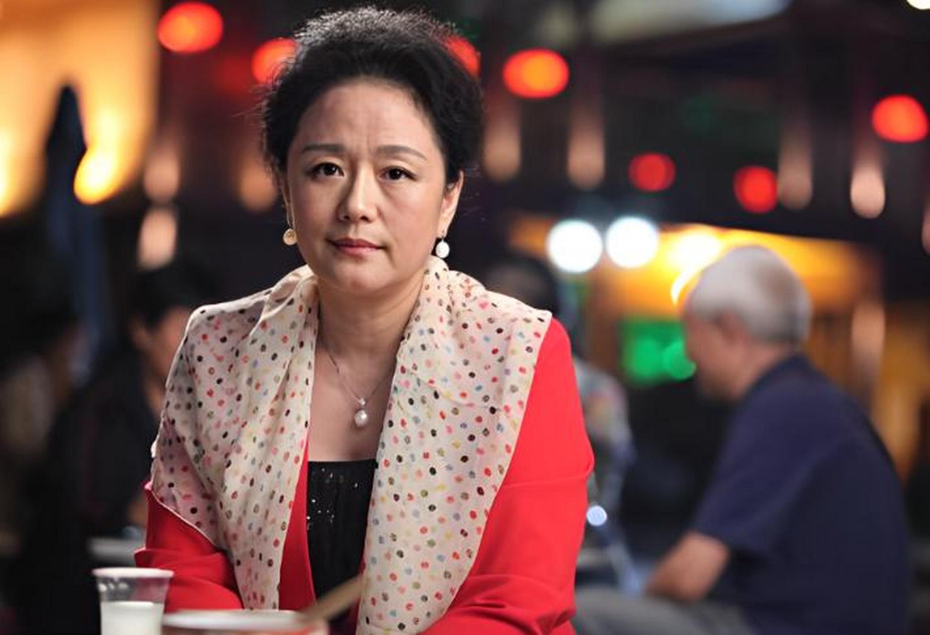 1979年,演员廖学秋去外面拍戏,6个月后突然回家,想给老公一个惊喜,没