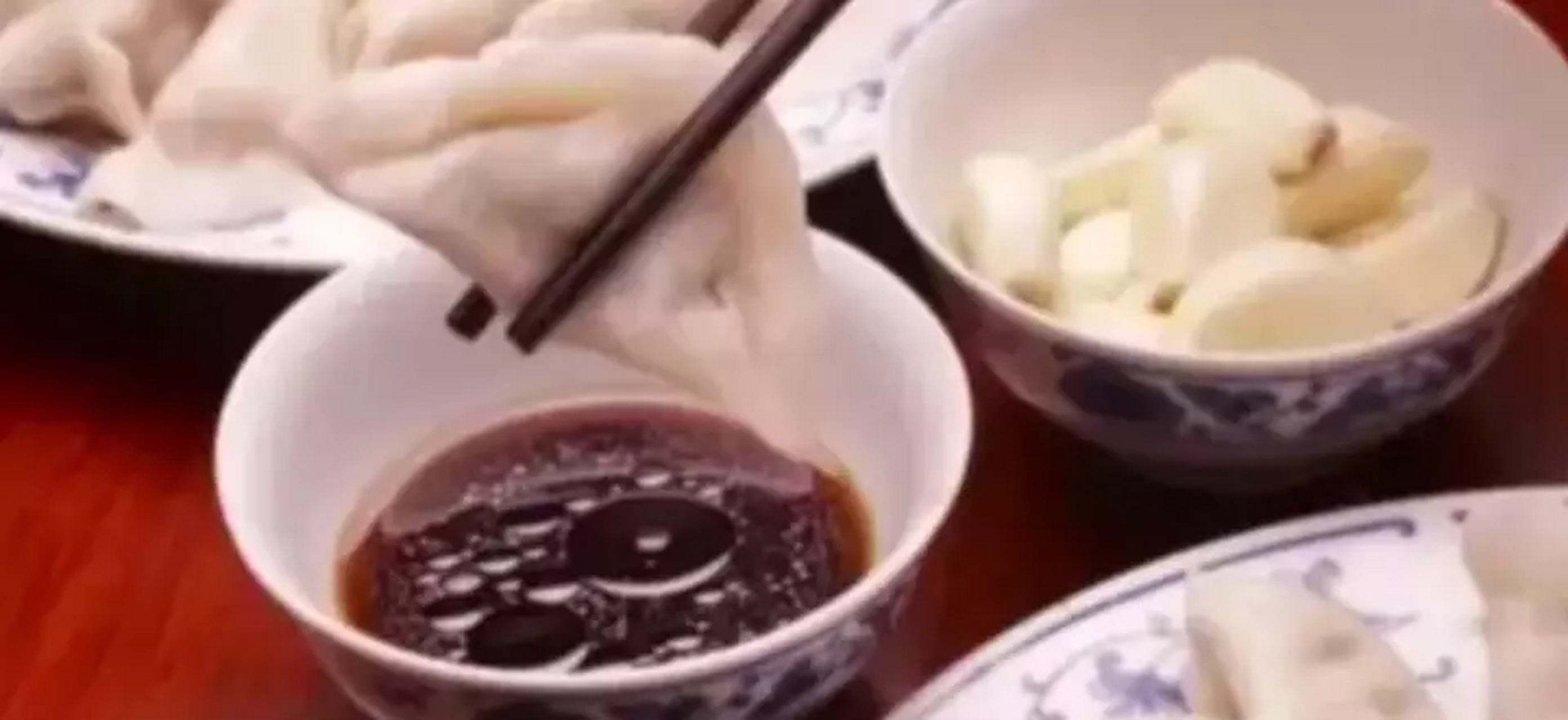 "1993年,内蒙古监狱提审一位已经被关押两年的广东男子,当被问到所犯