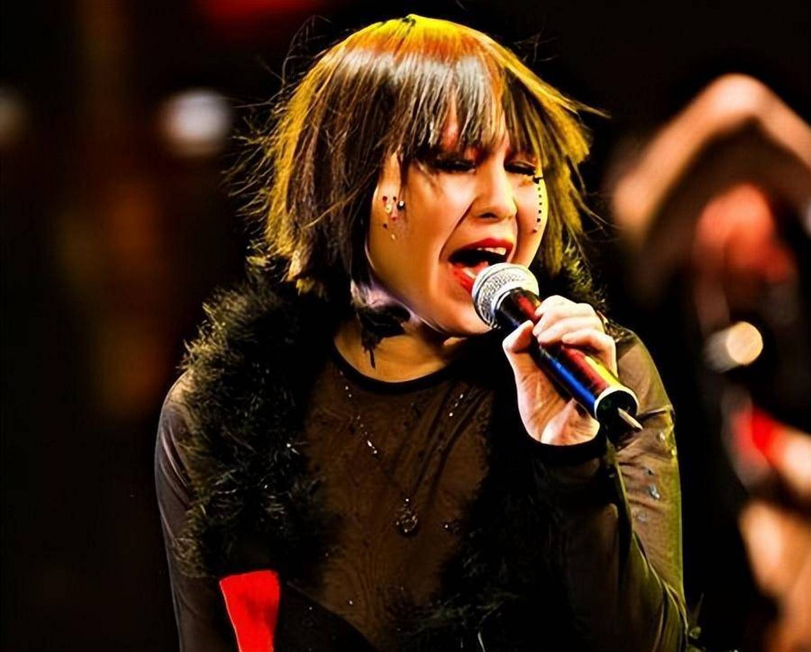 有一次,女歌手罗琦在一场生日宴会上说:"北京人就是傻币.