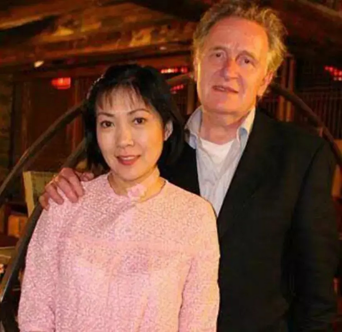 演员沈丹萍说:"我每次一出差回来,家里的现金就少三五千!