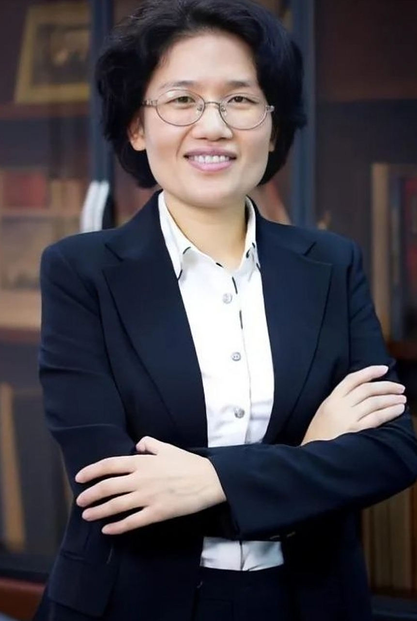 "  华为共有17位董事,仅有两位女董事,分别是任正非之女孟晚