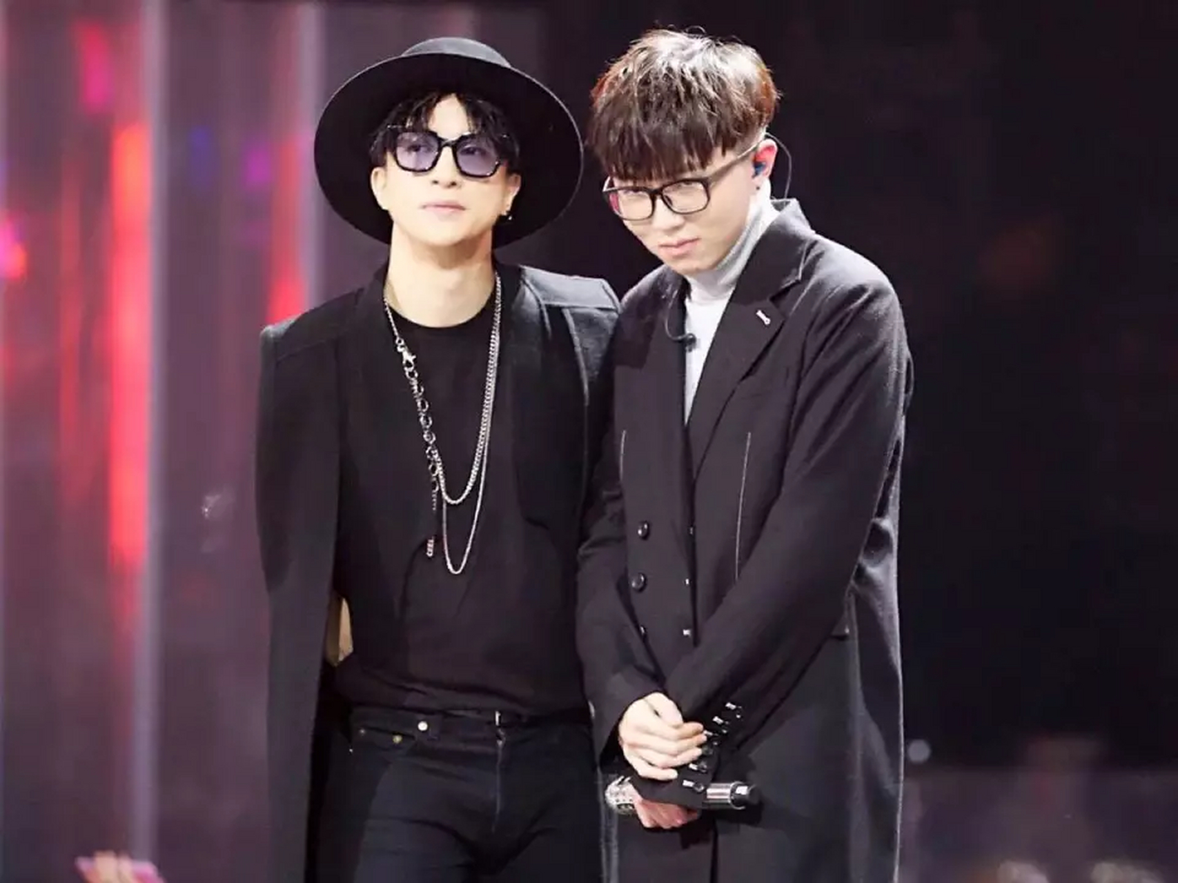 那年,《明日之子》节目上,多位明星导师评价毛不易的《消愁》,华晨宇