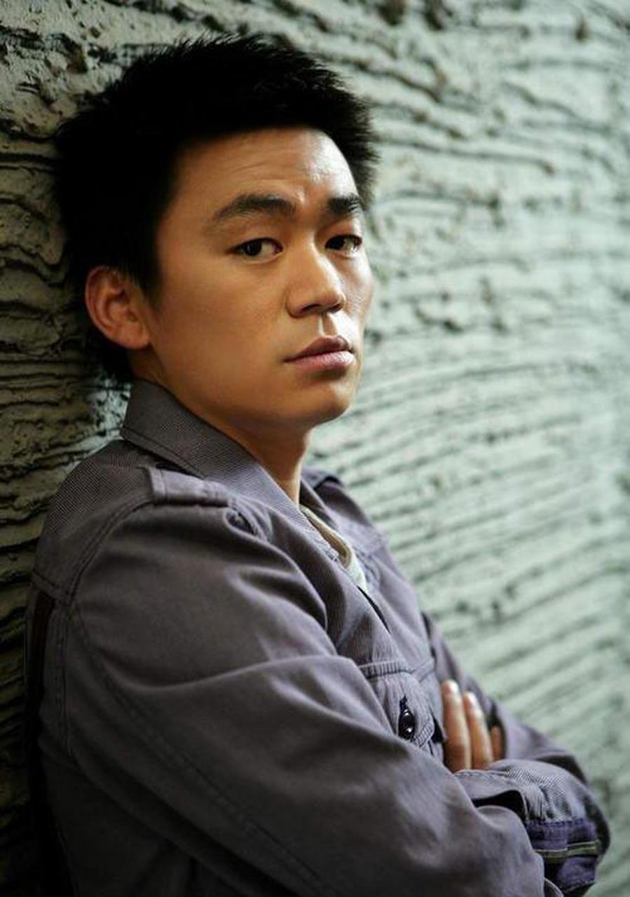 有一次,郭德纲问王宝强:"你在少林寺习武六年,学了不少真功夫,现实中