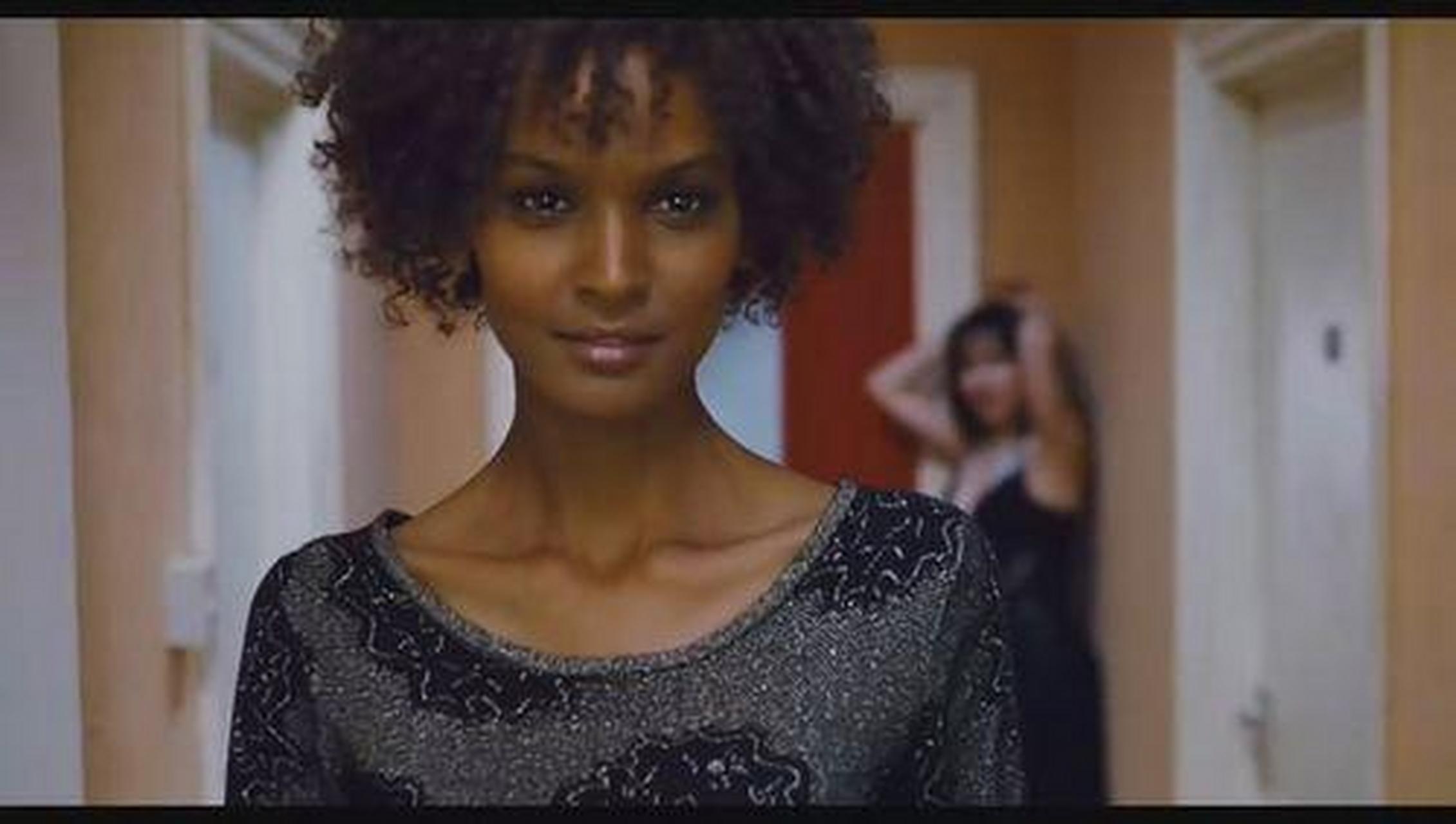 割礼比缠足更病态,比束腰更野蛮!   明艳一时的世界超模华莉丝