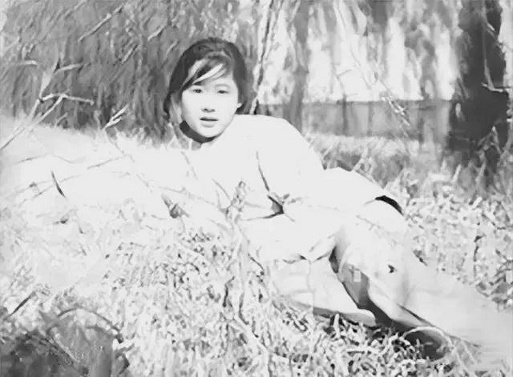 1938年,18岁的战地救护员刘守玟,前去抢救重伤的连长时,不料,一名日军