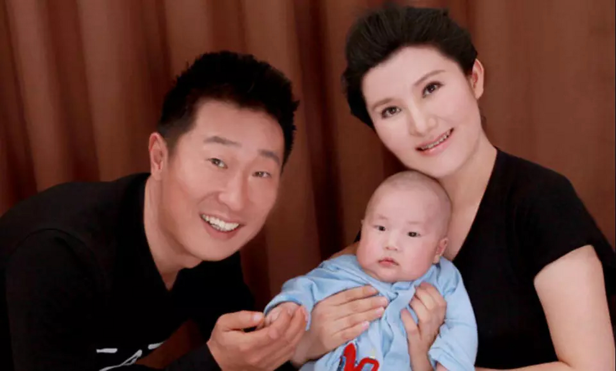 ""离婚!" 02 有人会问,林永健的老婆不就是周东齐吗?