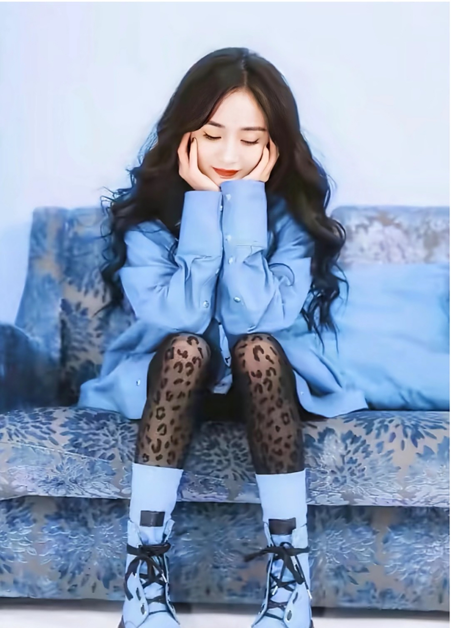 杨幂珍藏丝袜照