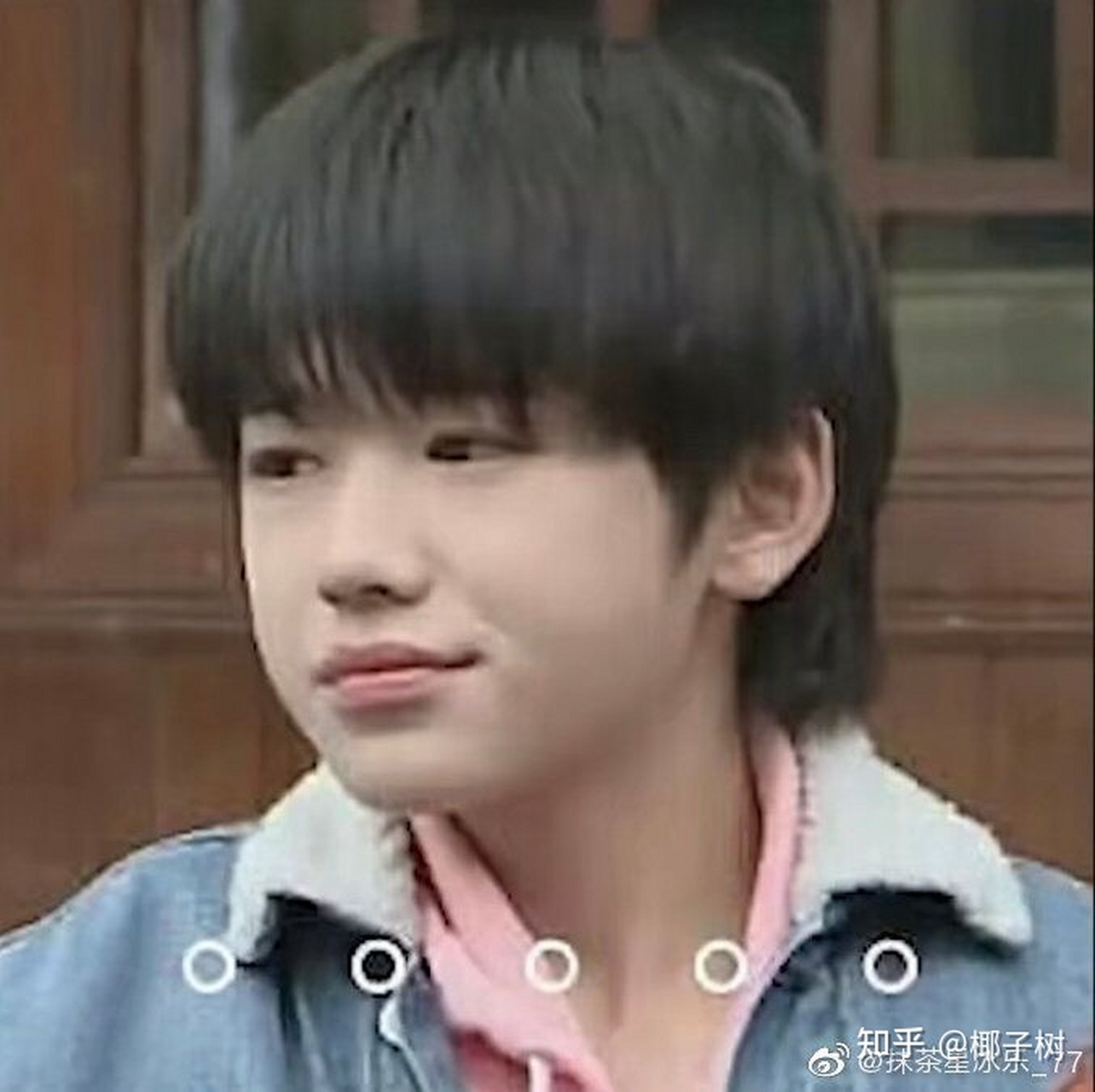 宋芽芽表情包1.