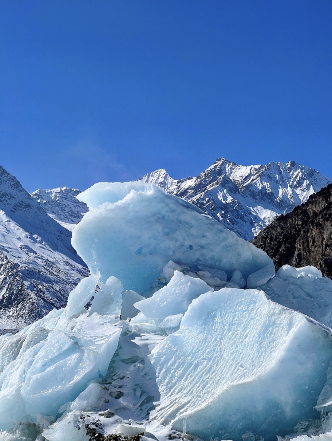西藏昌都市八宿县来古冰川