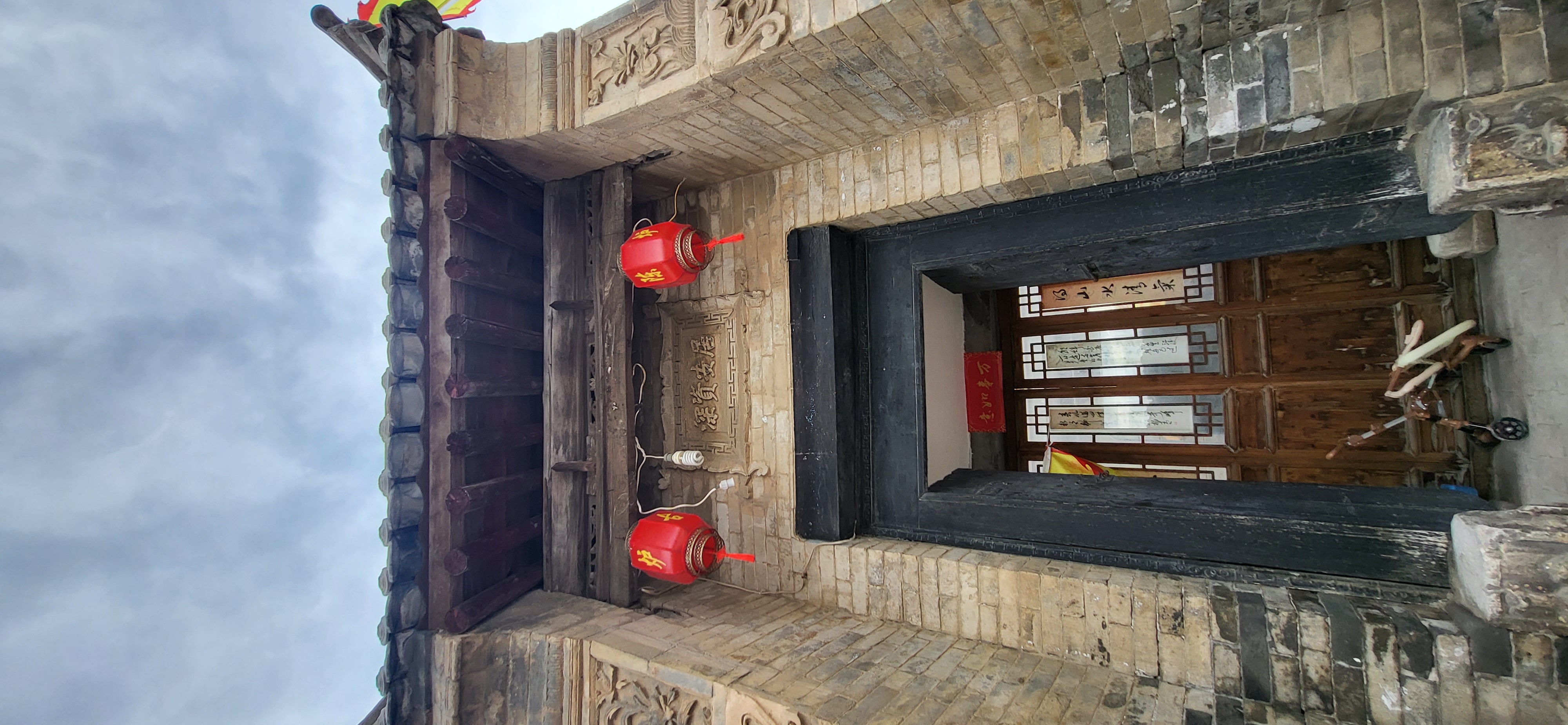 大暑已过,荷花已经开满荷塘,大半年的时光