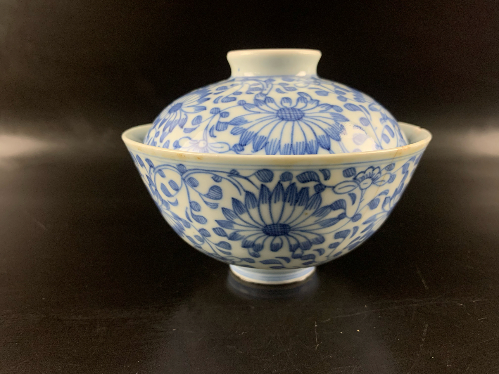 清嘉庆青花缠枝菊纹盖碗,学习器型,纹饰,尤其是盖钮外翻,这些细节