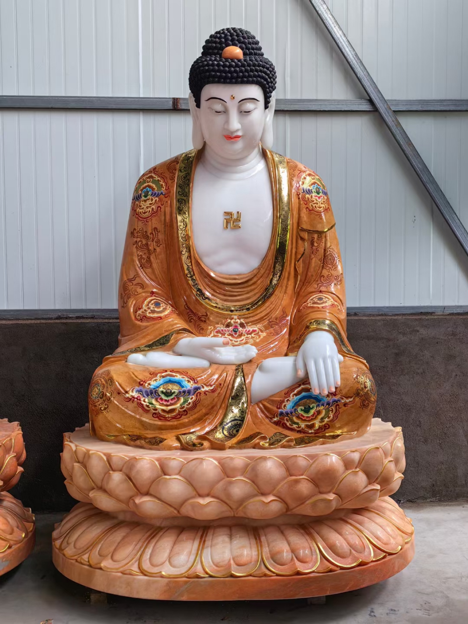 大理石拼接彩绘描金佛像