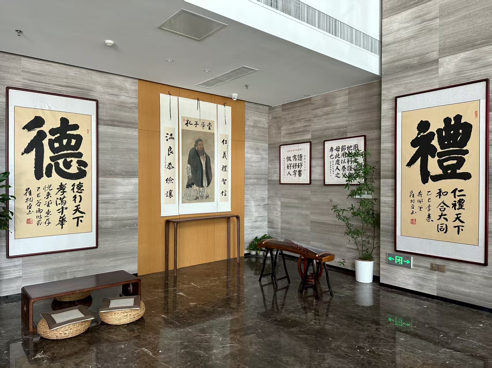 "夜探蓝眼泪!孔子学堂晨起临摹荧光河图!