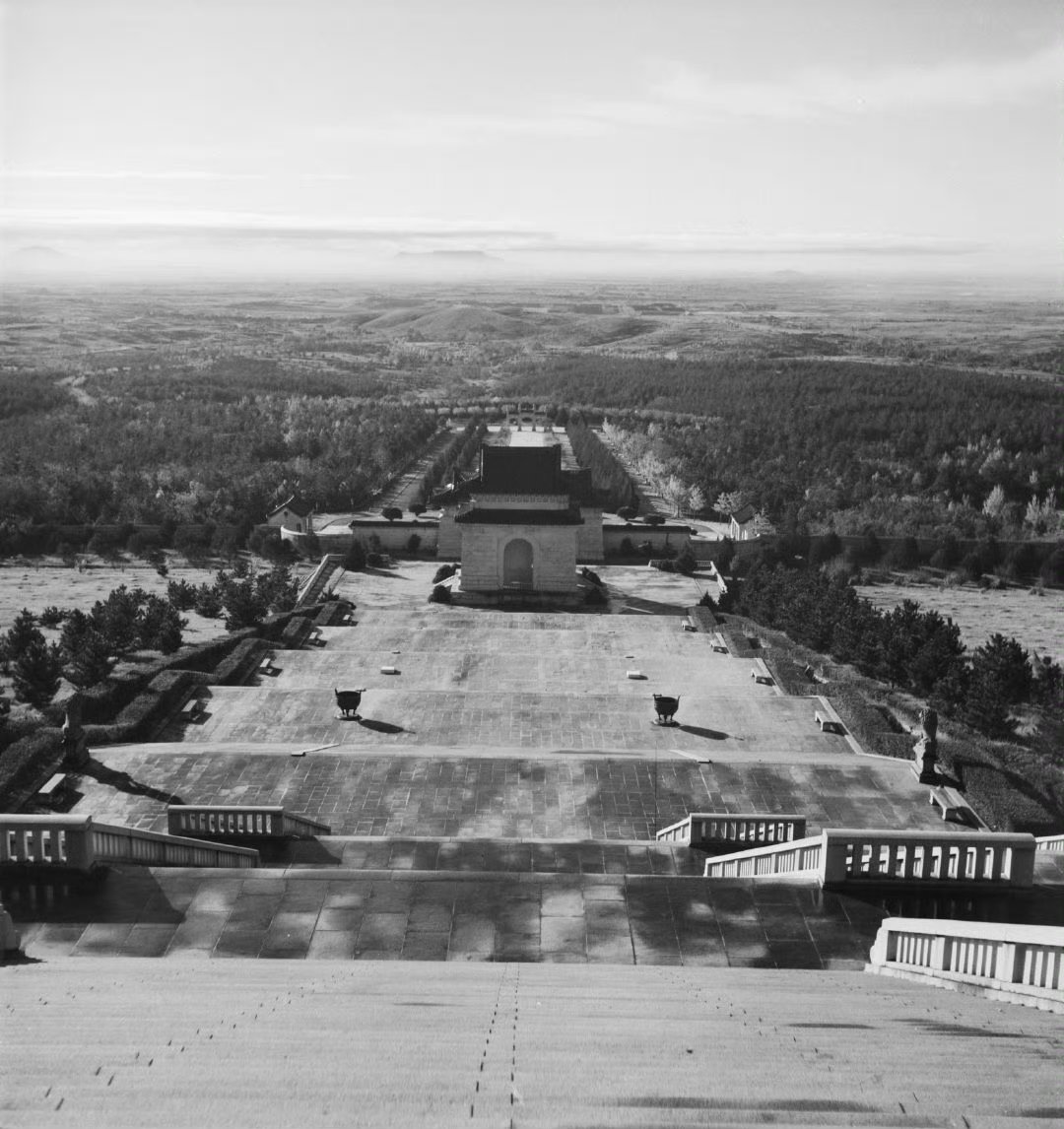 一组1945年的南京城老照片,沧桑的明城墙,繁华的新街口,摄影:赫达