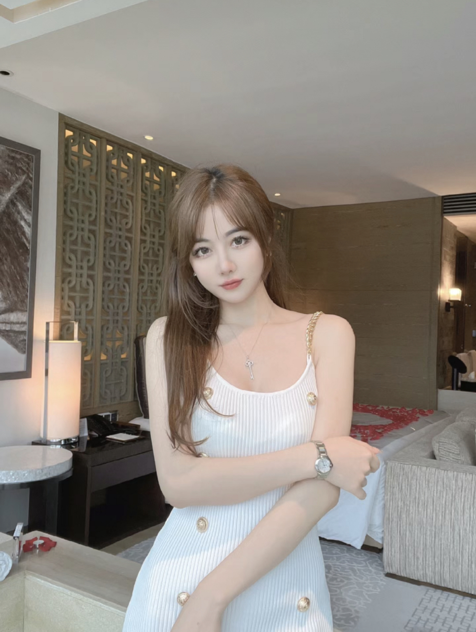 "洛丽塔大哥,魔都风情尽收眼底,生活如此多娇.