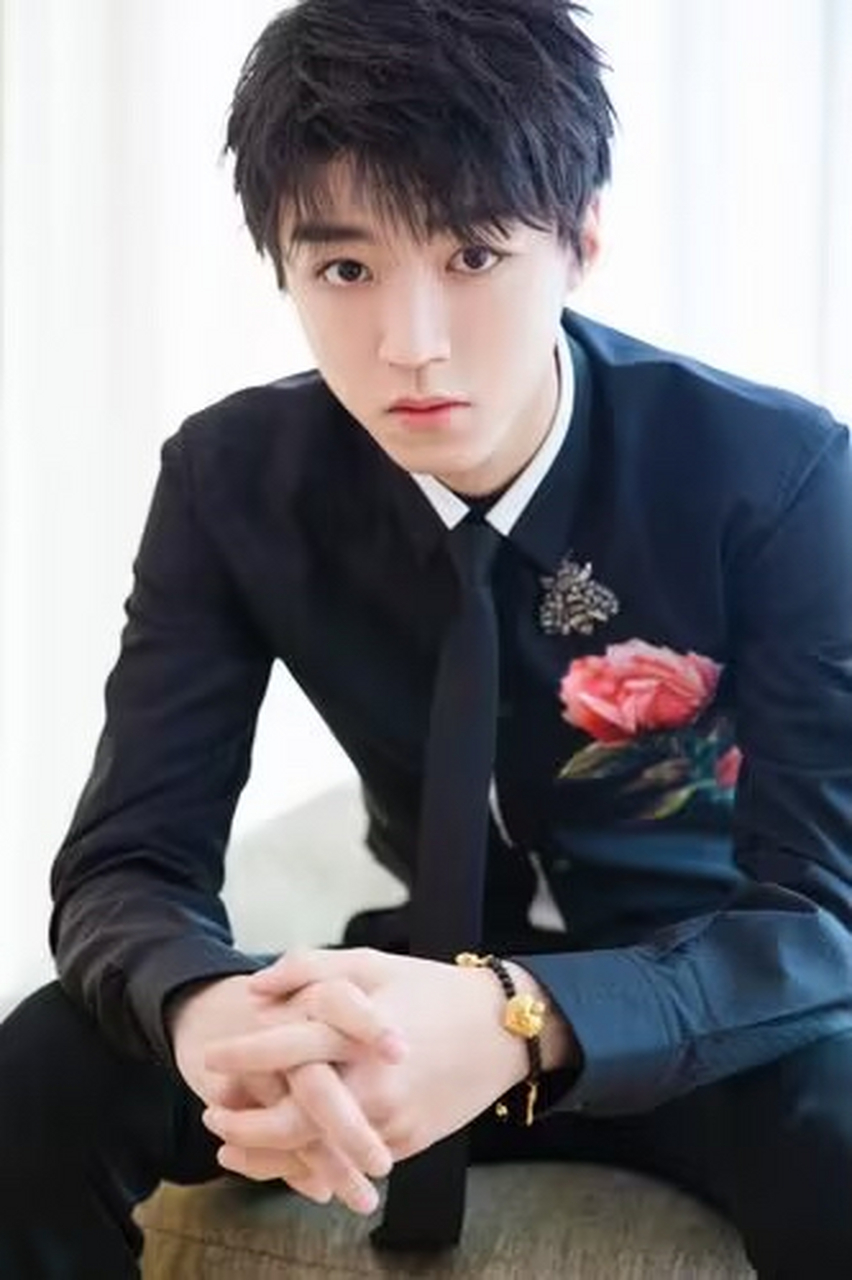 王俊凯和杨柳没恋爱,也没暧昧,作为经纪人肯定会和他有非常多的蒋集