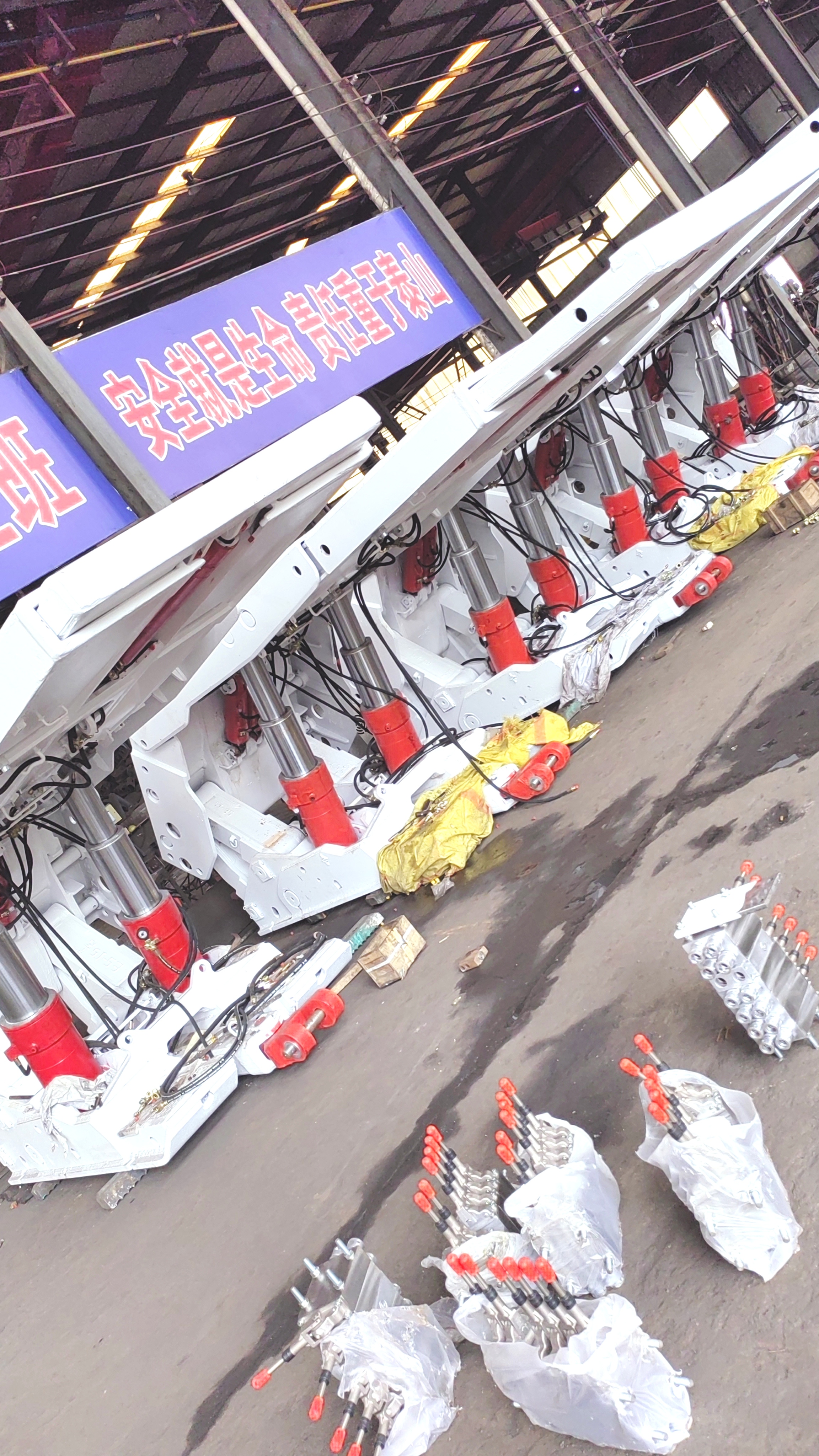 煤矿井下综采支护设备二手液压支架回收大修,提供煤矿综采支护设备