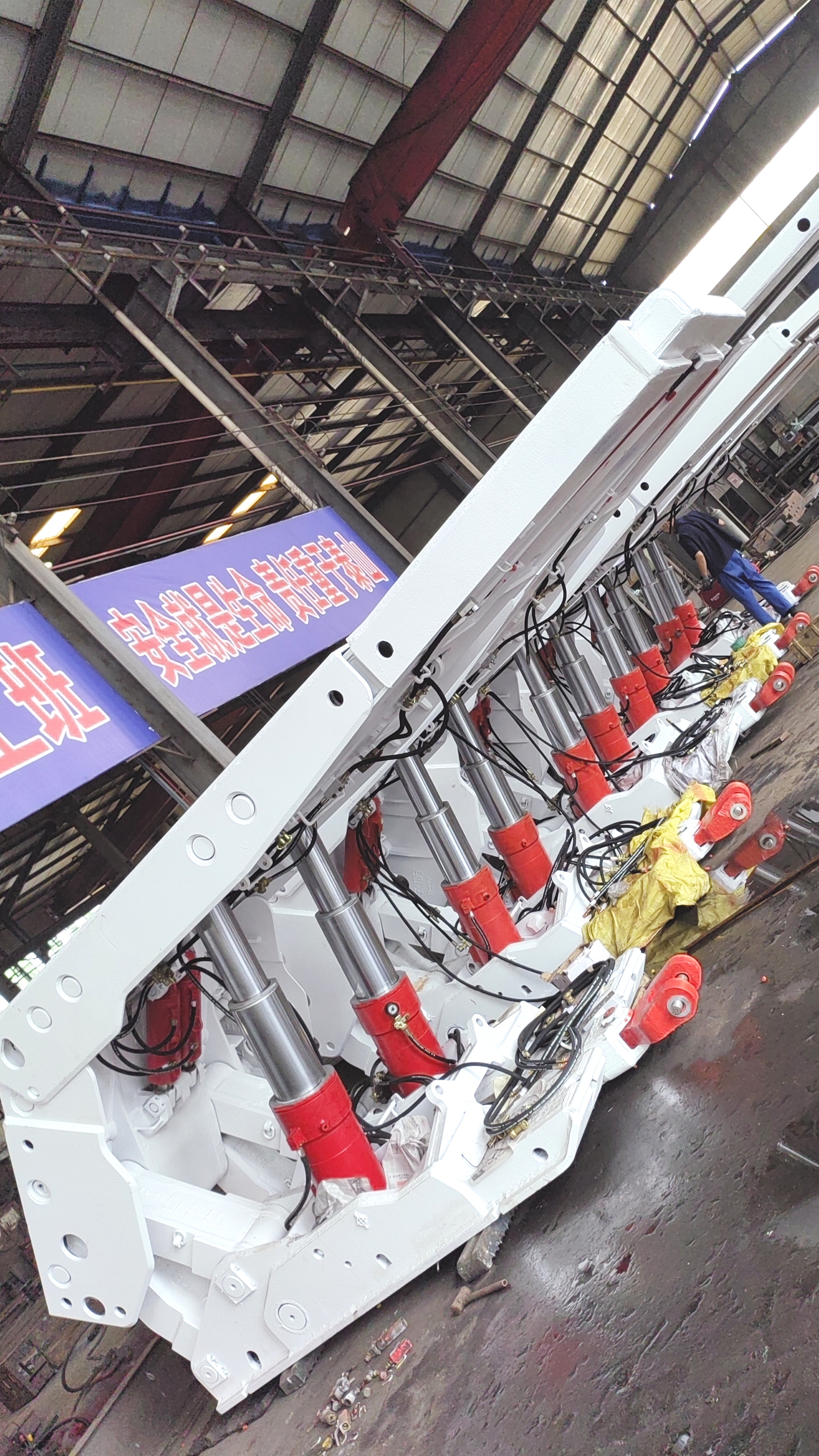 煤矿用综采设备三机"配套是综采工作面的"采,运,支"等重点设备配套