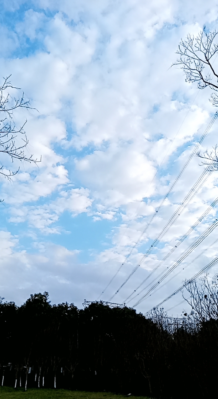 蓝蓝的天空,洁白的云.#热点引擎计划