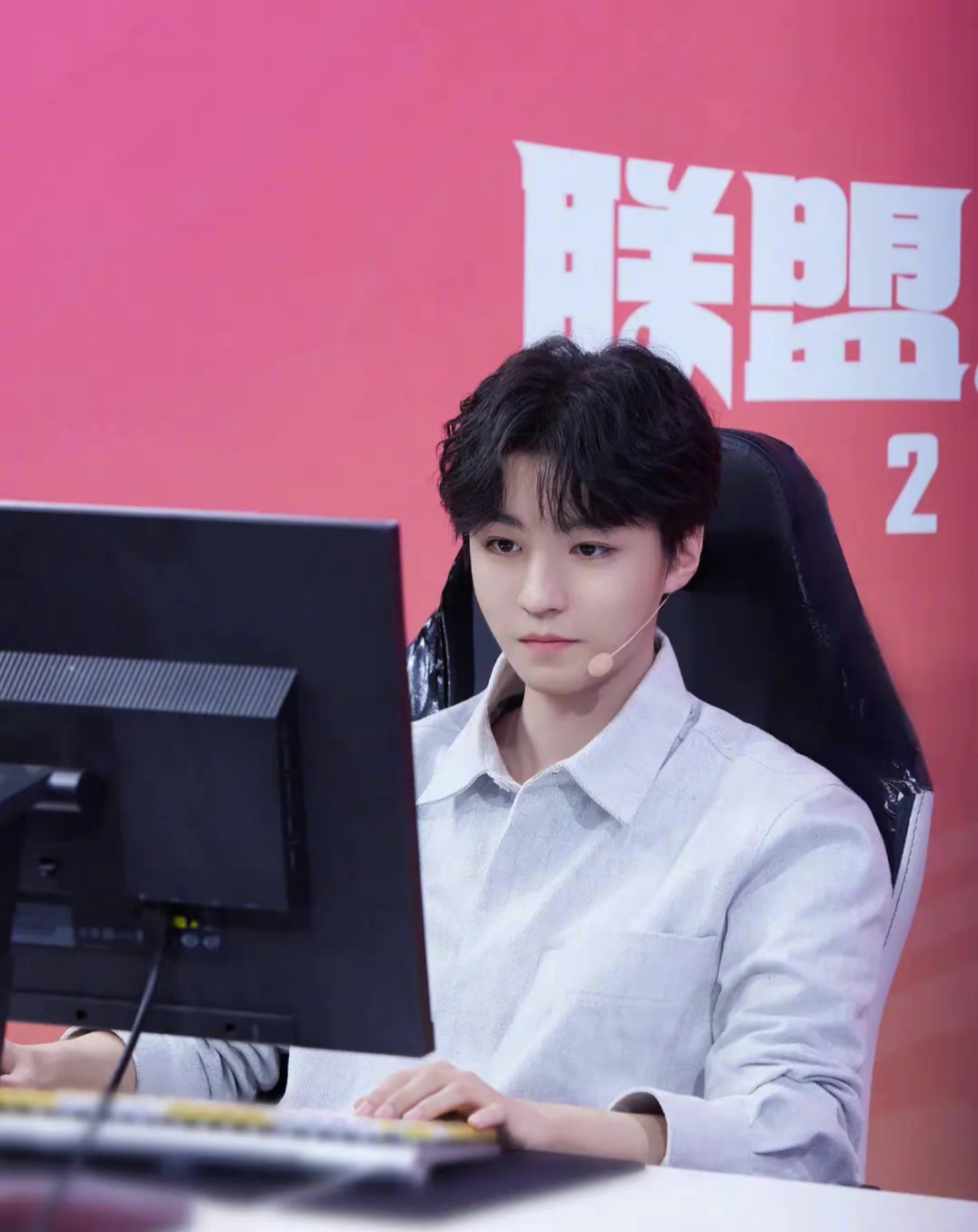 陈飞宇居然比王俊凯还小,看着不像同一个年龄阶段的