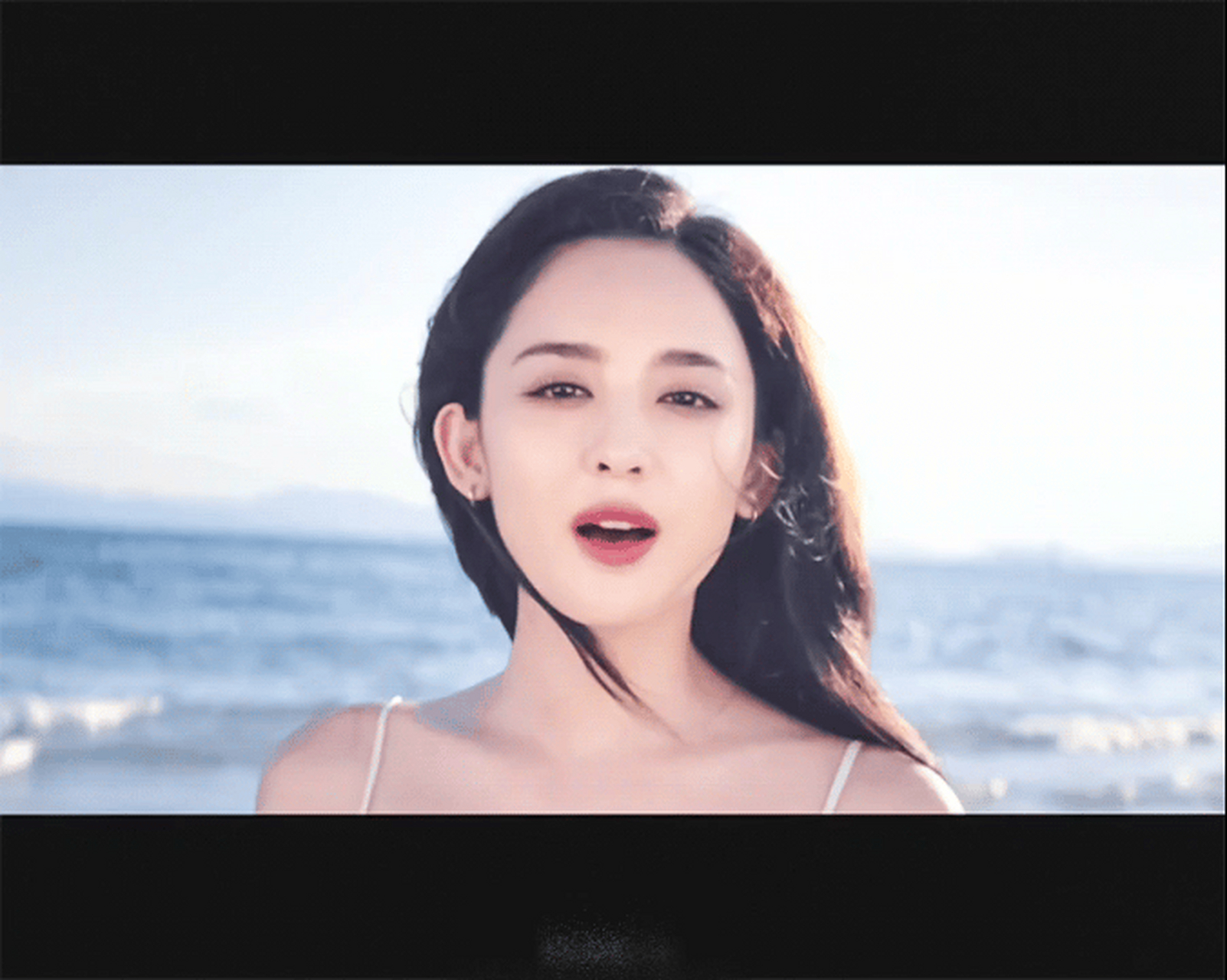 古力娜扎,杨紫同一个品牌代言对比,大家怎么看?