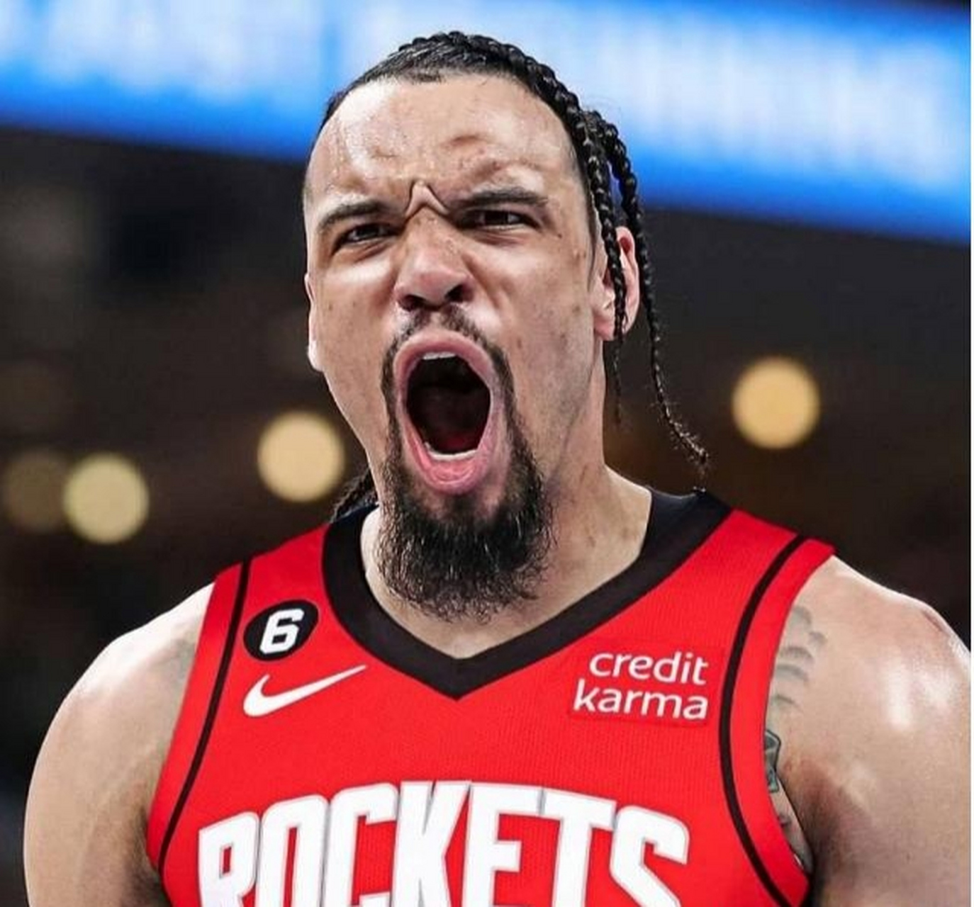 新赛季狄龙·布鲁克斯将从24号改穿9号球衣.