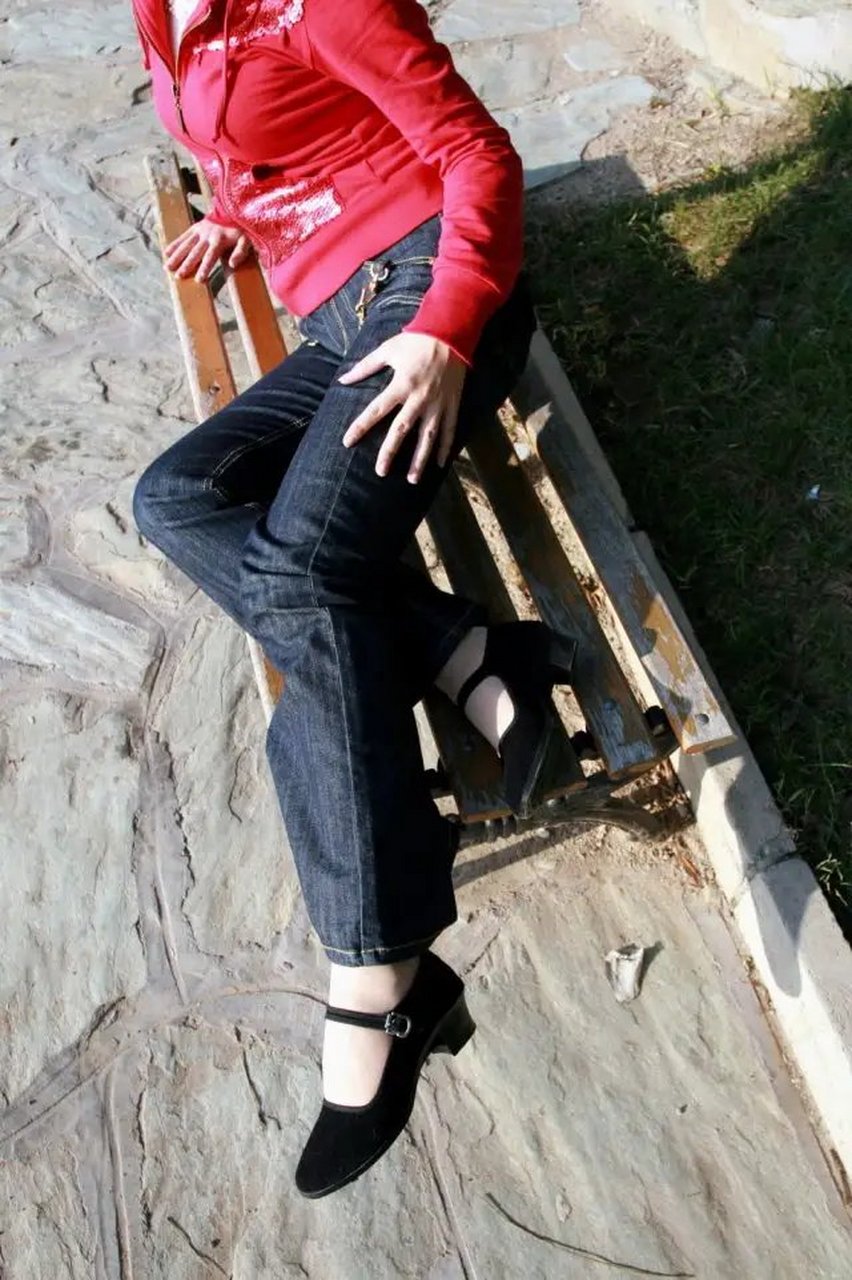 分享一组高跟布鞋美图