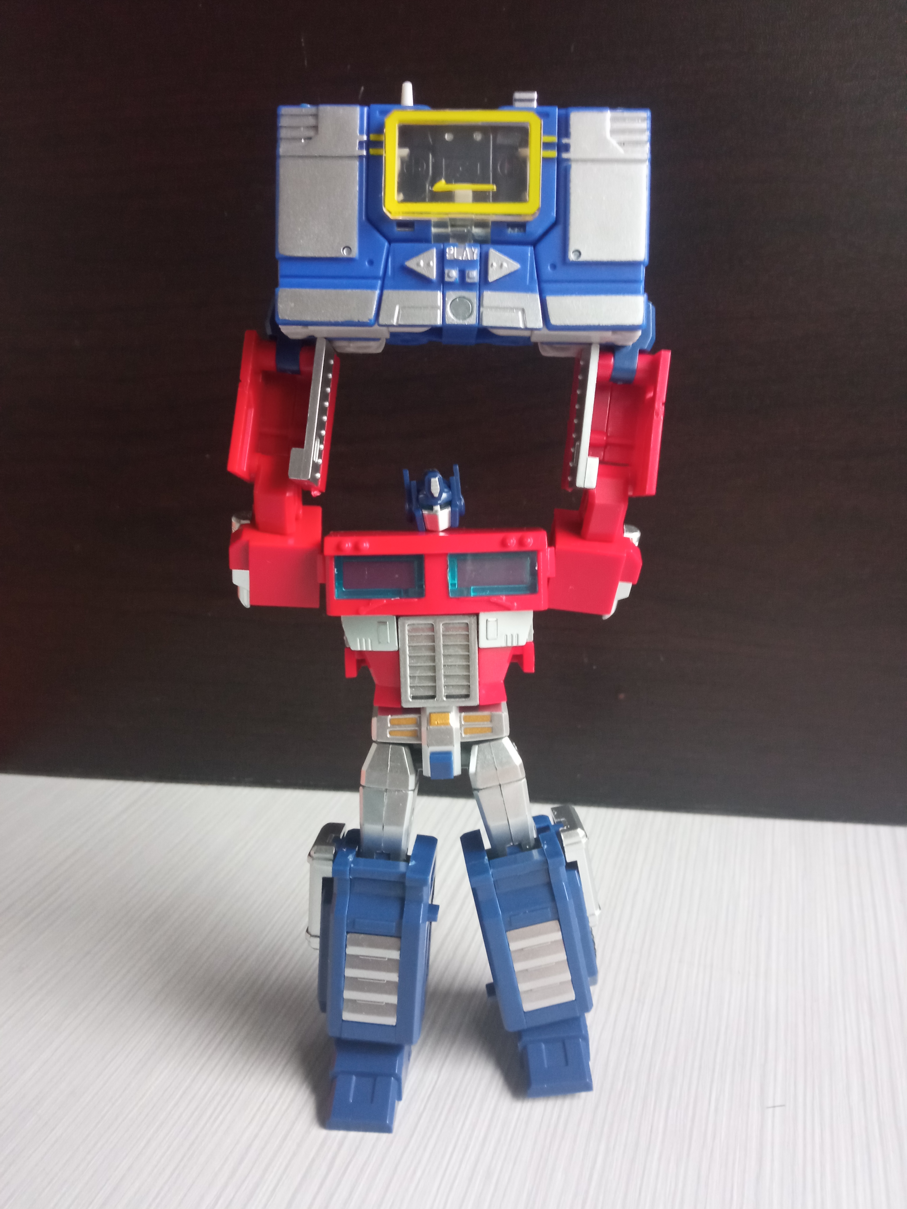 变形金刚模型kbb擎天柱(真胸)