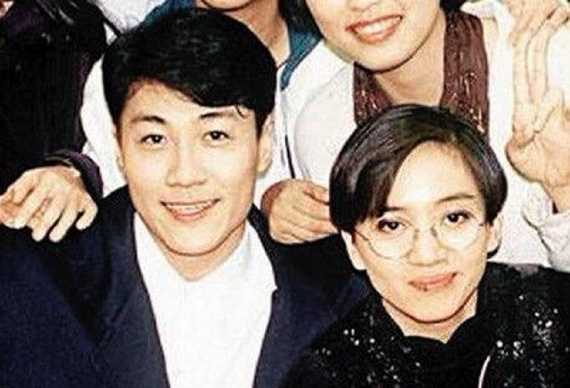 1992年,黄朗维的哥哥黄朗辉公开致电香港各大媒体,说一定会要了梅艳芳