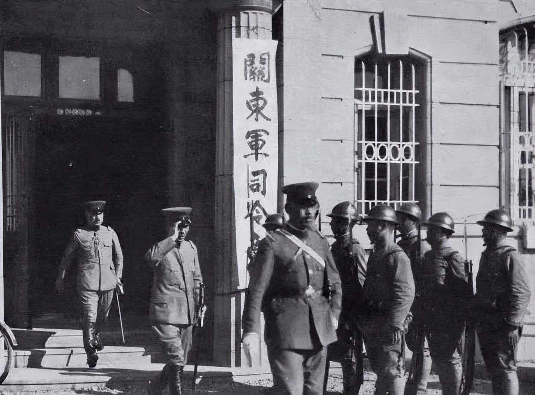 二戰# 1945年8月8日,為了儘快結束反法西斯戰爭,蘇聯對日宣戰,發起