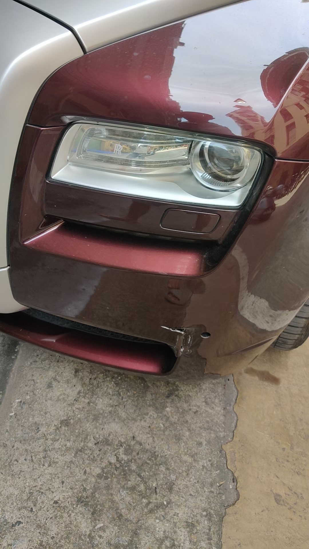 在外面跑运输真的小心一点好,一不小心,今年就白干了.