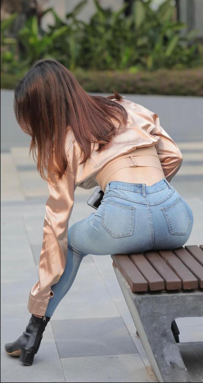 性感好身材# 性感牛仔裤少妇