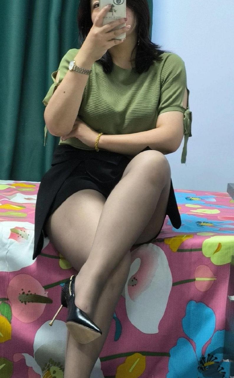 和女网友第一次见面,我有点紧张