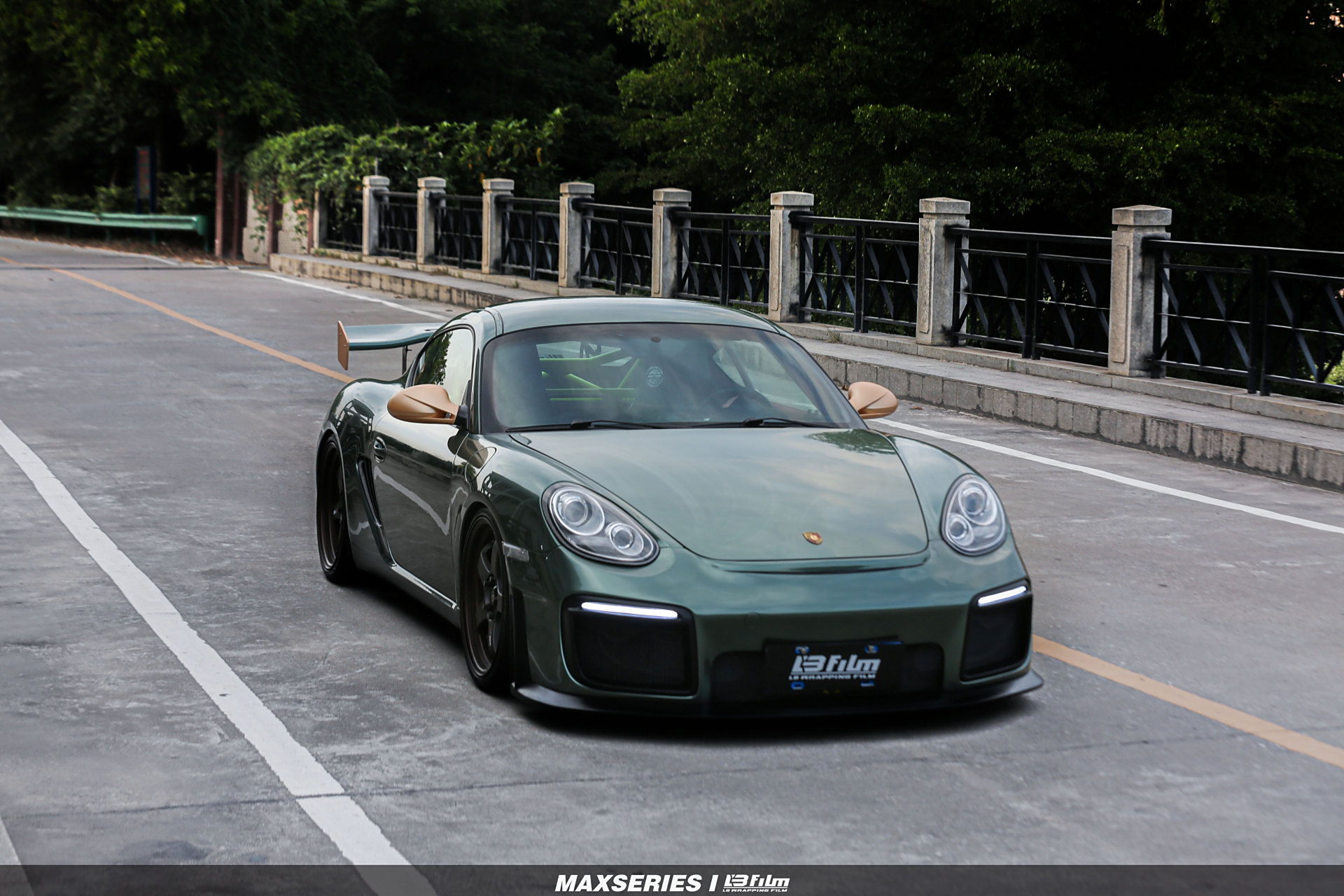 保时捷978车身改色液态金属苍岭绿火绿色系高颜值治愈色,柔软舒适的