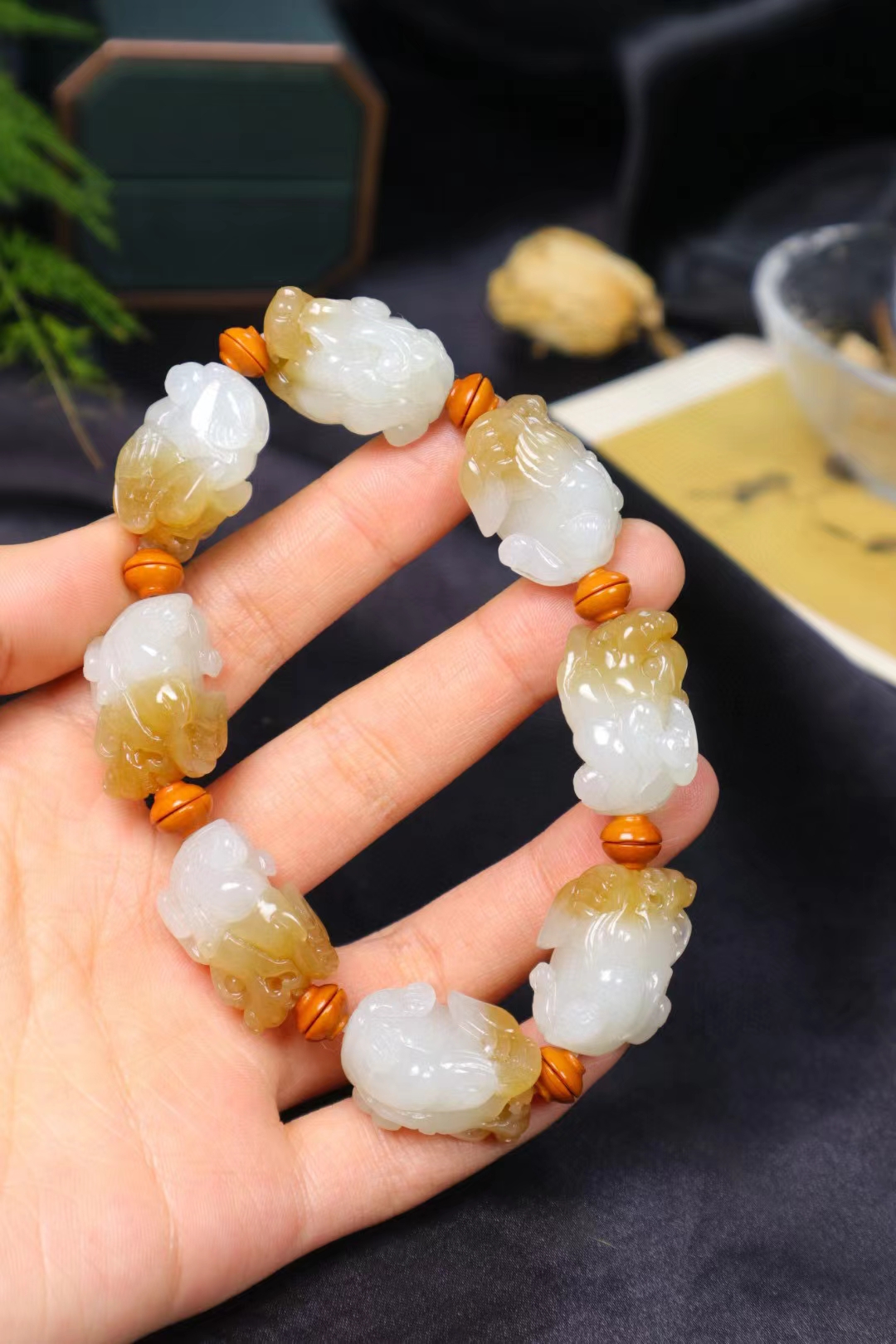 就前巴    〔鸿运当头·招财貔貅61糖白手串〕  和田玉糖白玉手串