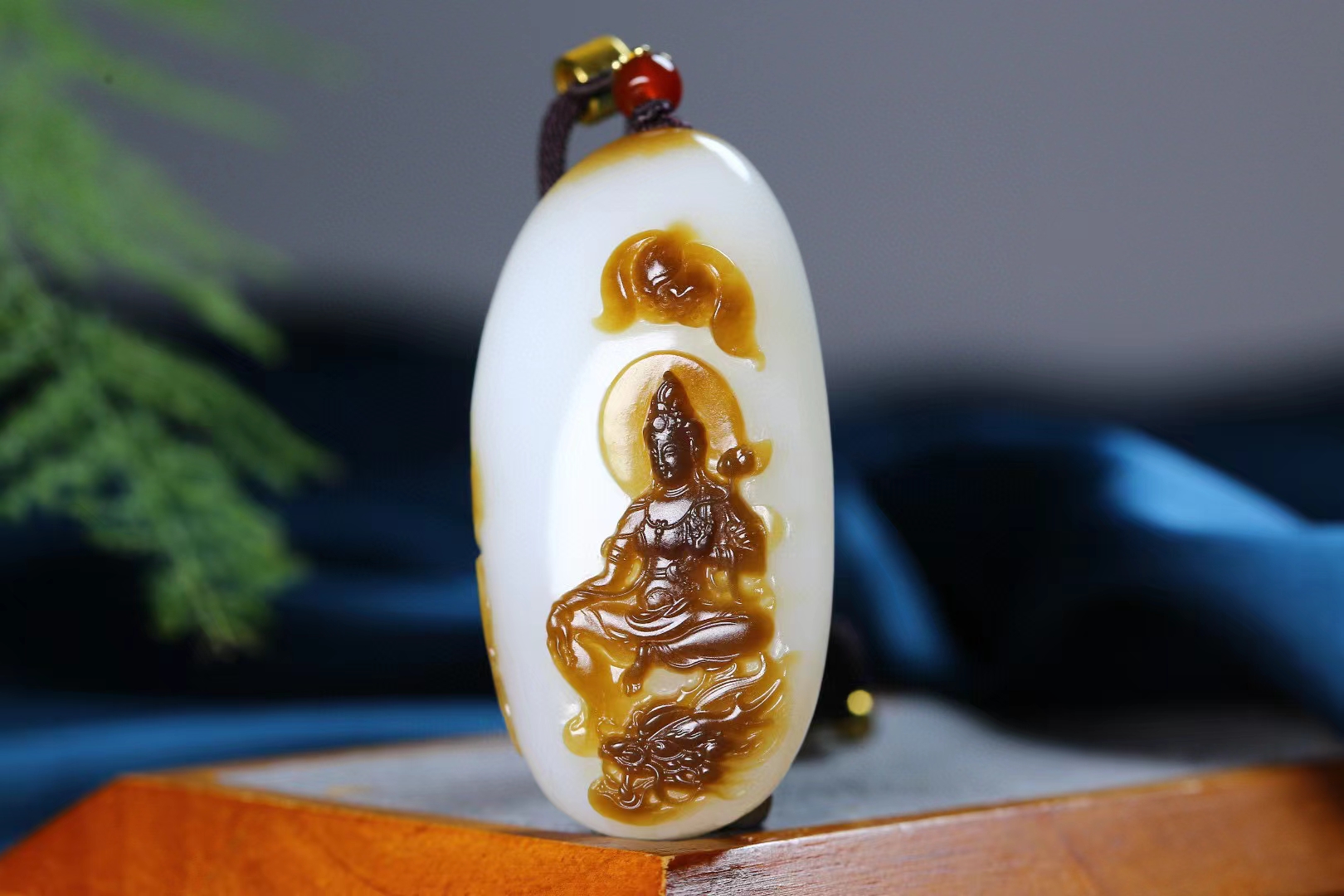 俏色巧雕,工艺精细!本命年的首·选