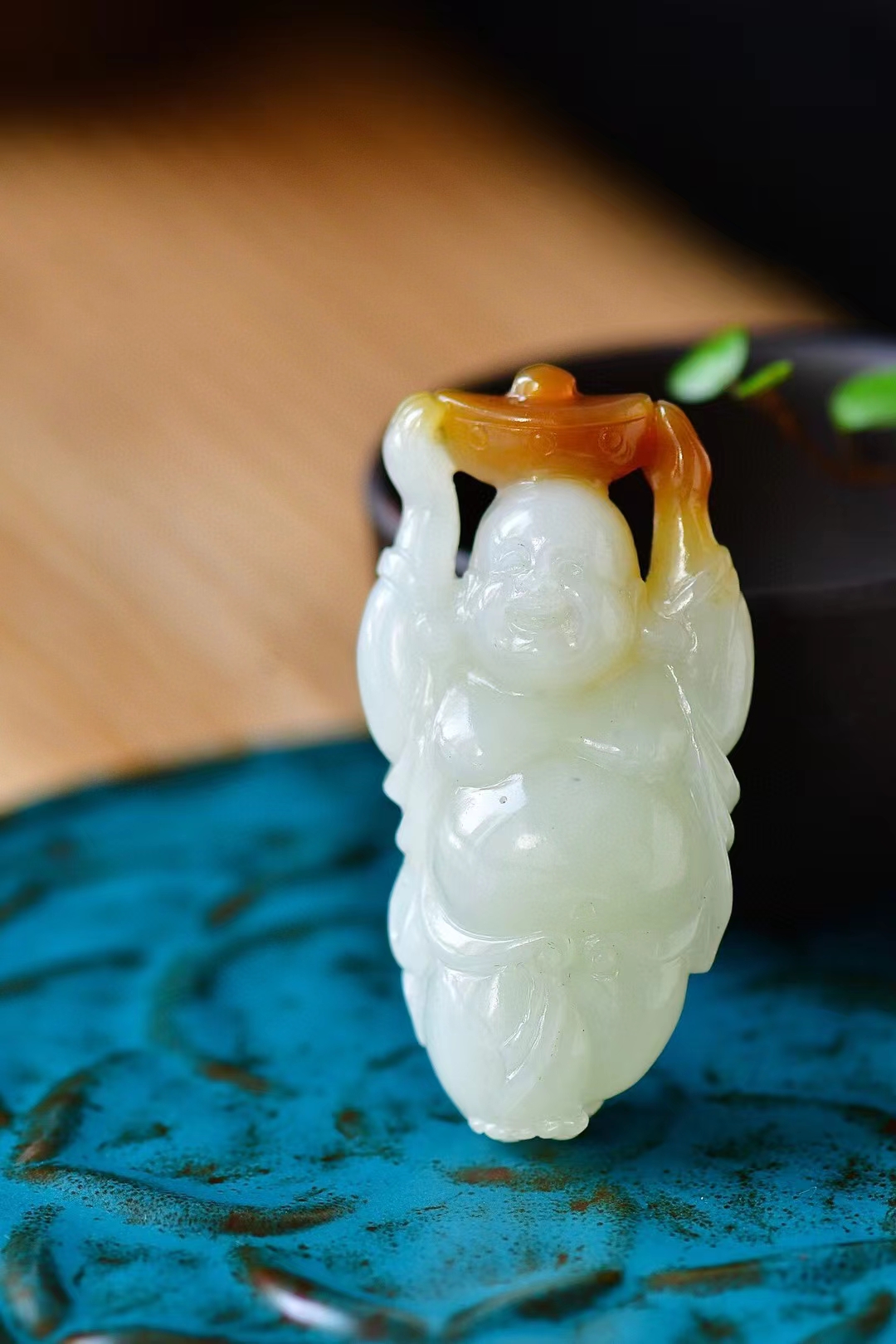 新疆和田玉糖白玉弥勒佛吊坠.俏色好看,鸿运当头!玉质细腻,做工精细!