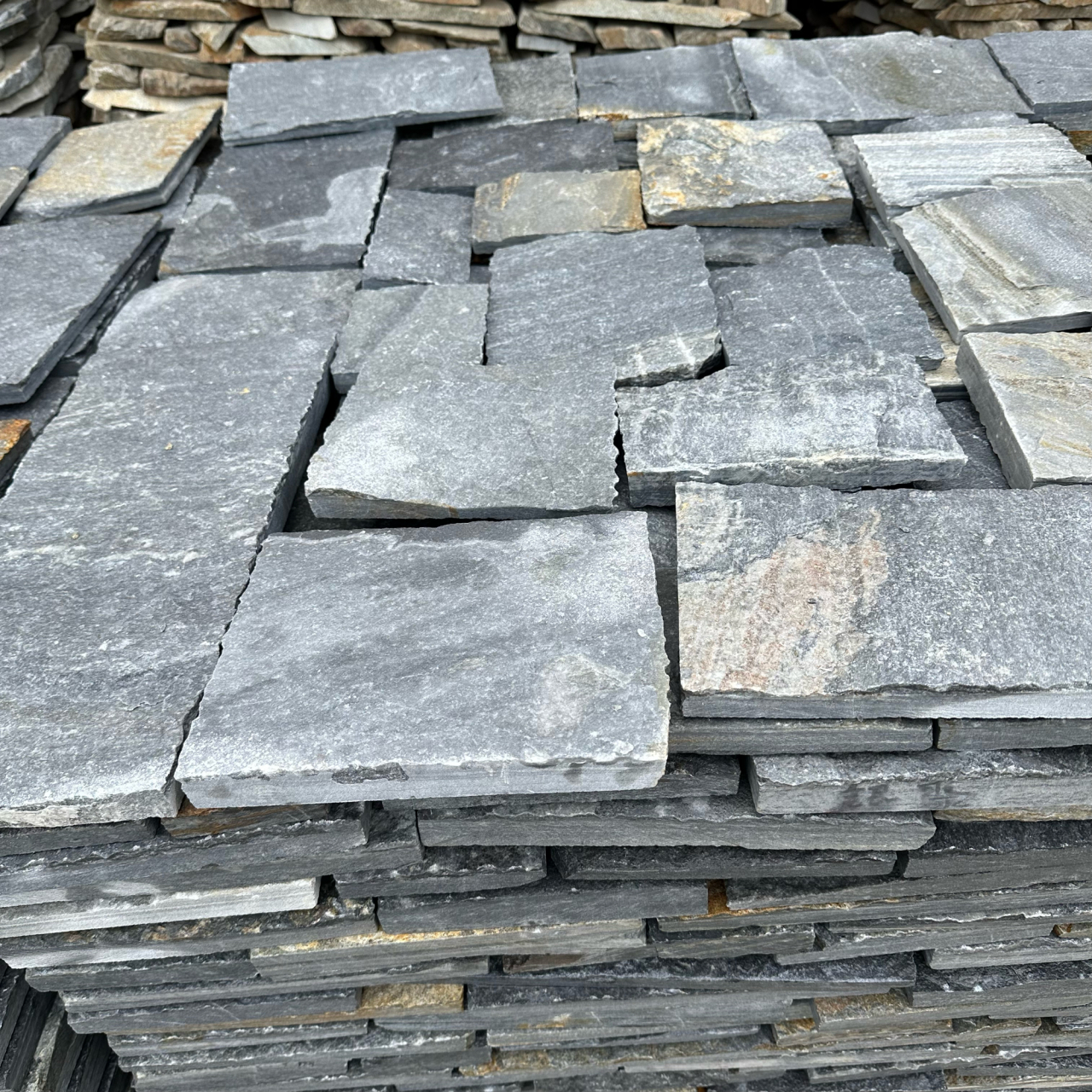 天然城堡石# #碎拼石片# #文化石# #太行灰文化石# 天然原石文皇