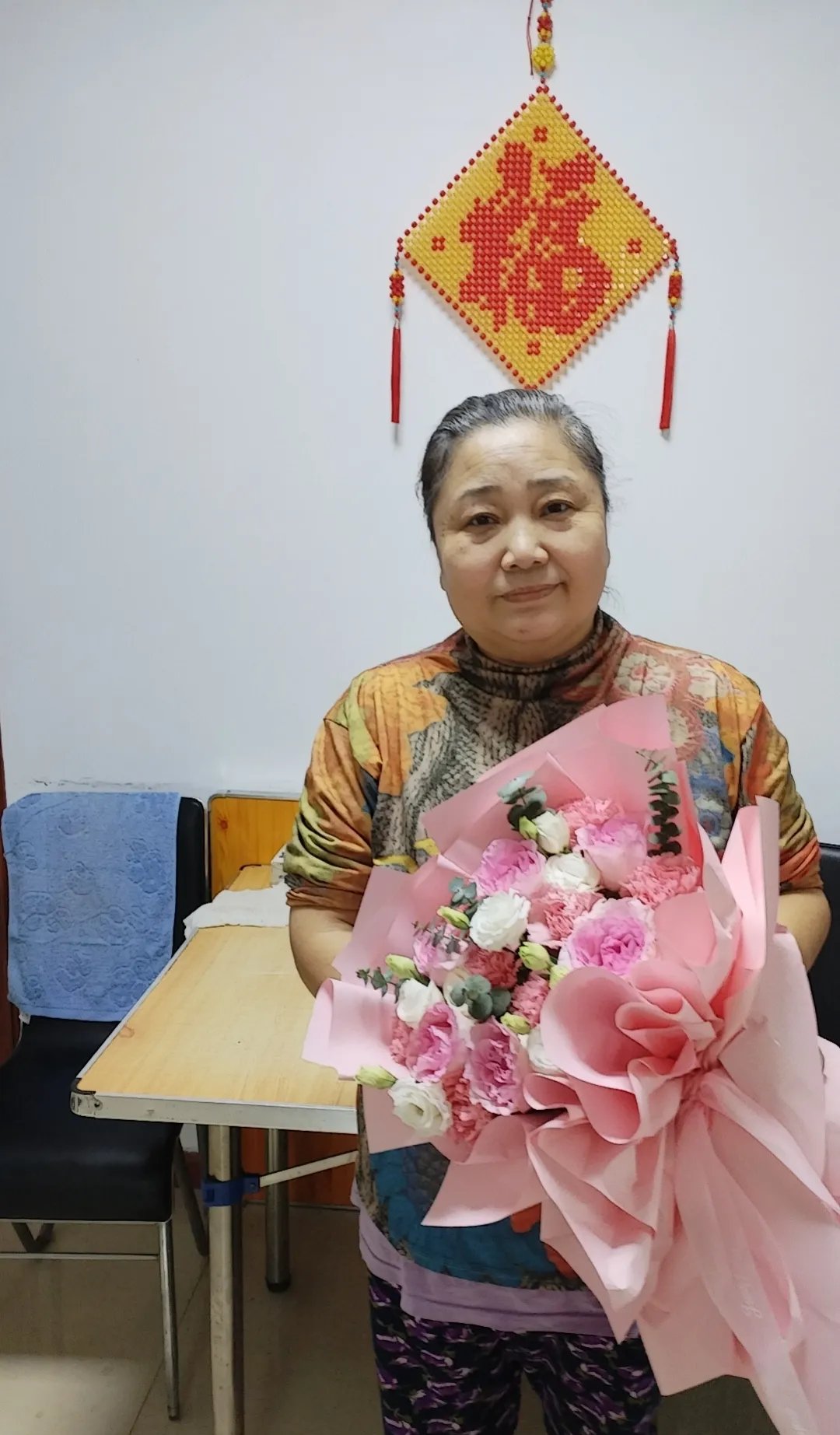 然后我们就在一起了.今年11月就满十年了