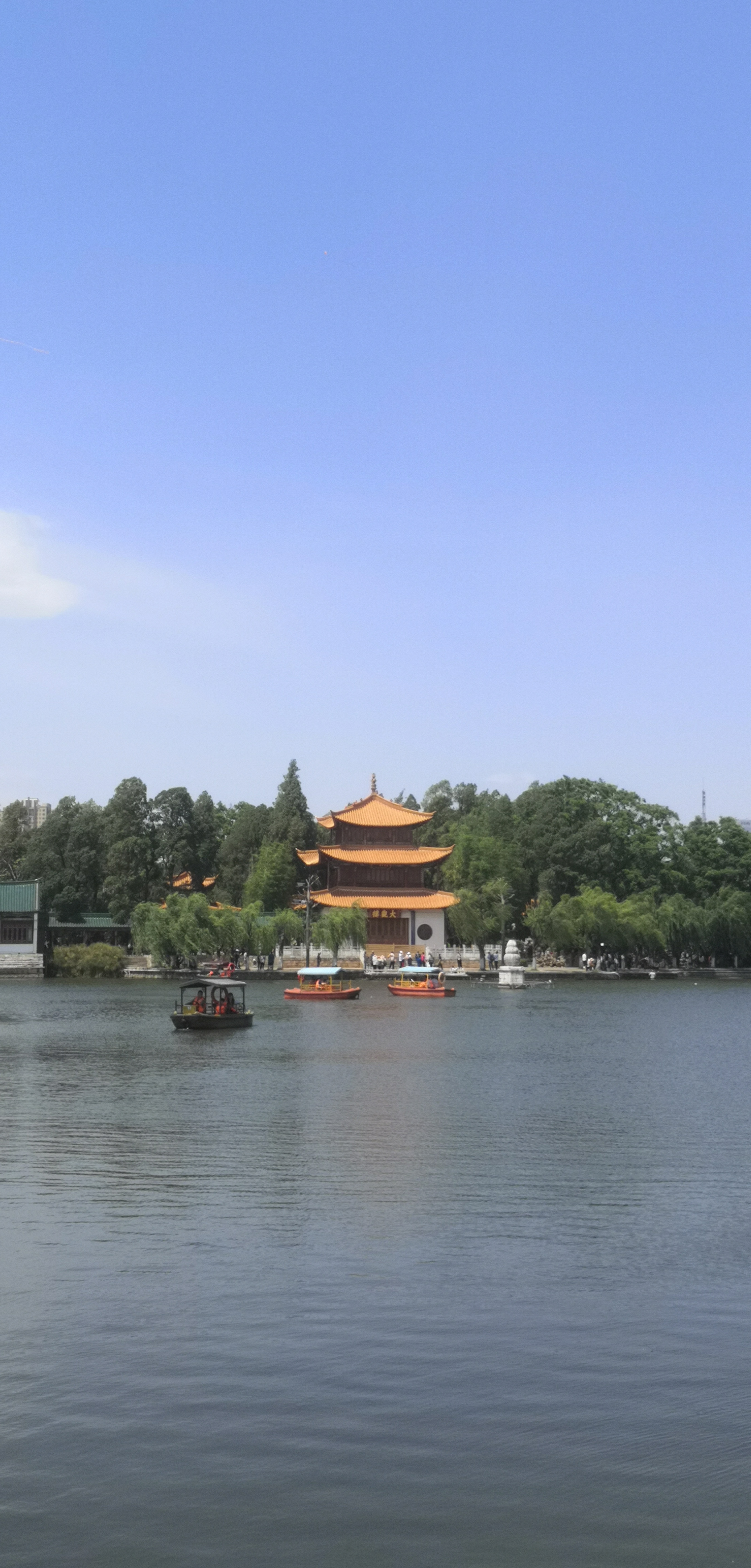 优质作者榜#  七律61游昆明大观楼有感(三)  大观楼旁水柳烟,  柱