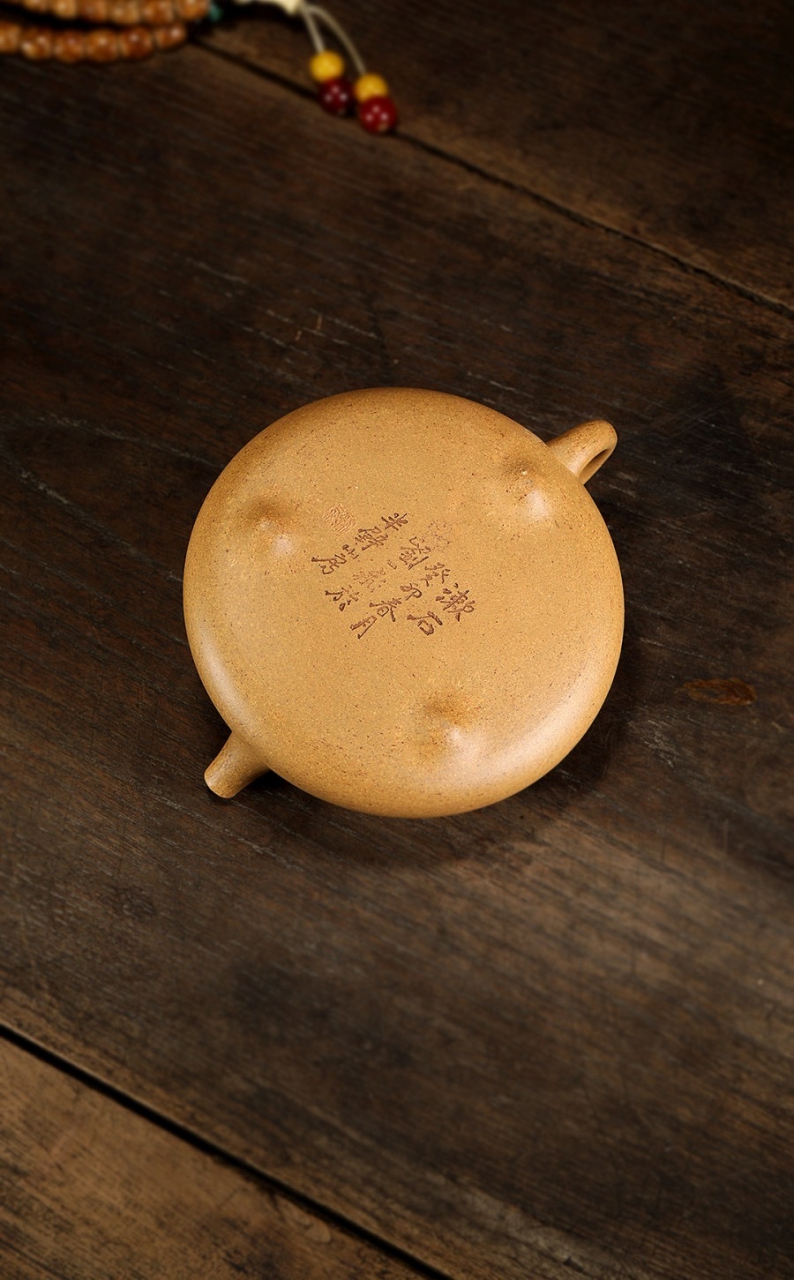 高工刘一飞(野风)「漱石壶」#紫砂壶#  原矿黄金段泥 ,240cc 通体刻绘