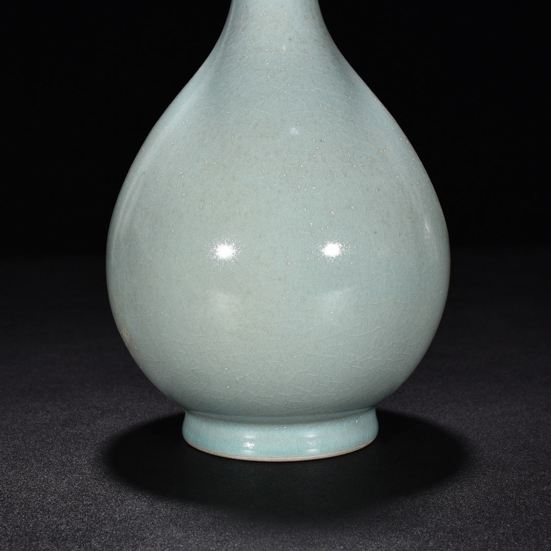 北宋宝丰天青釉蝉翼纹开片官汝窑玉春壶赏瓶